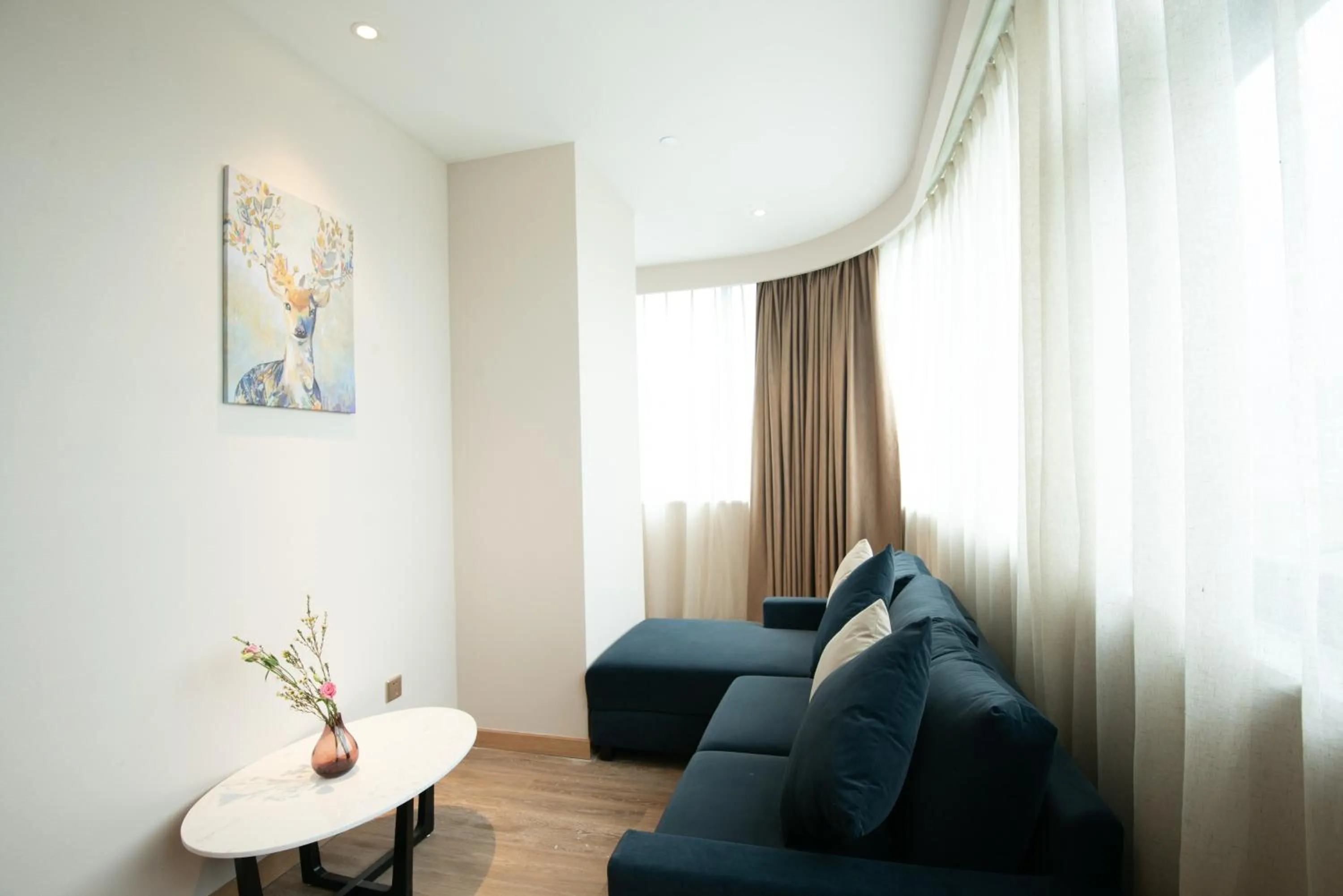 Seating area in Hangzhou Upper Inn