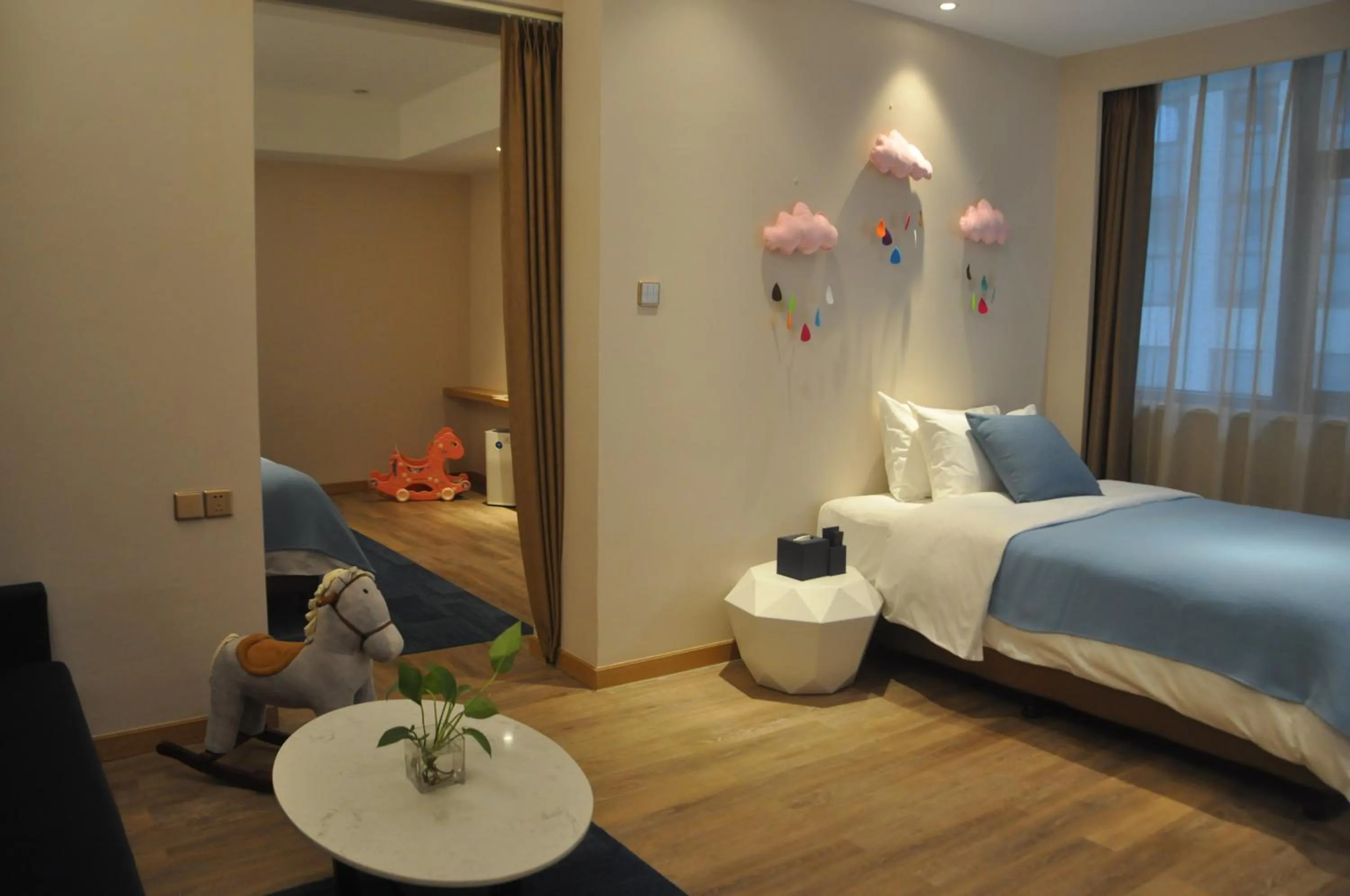 Photo of the whole room, Bed in Hangzhou Upper Inn