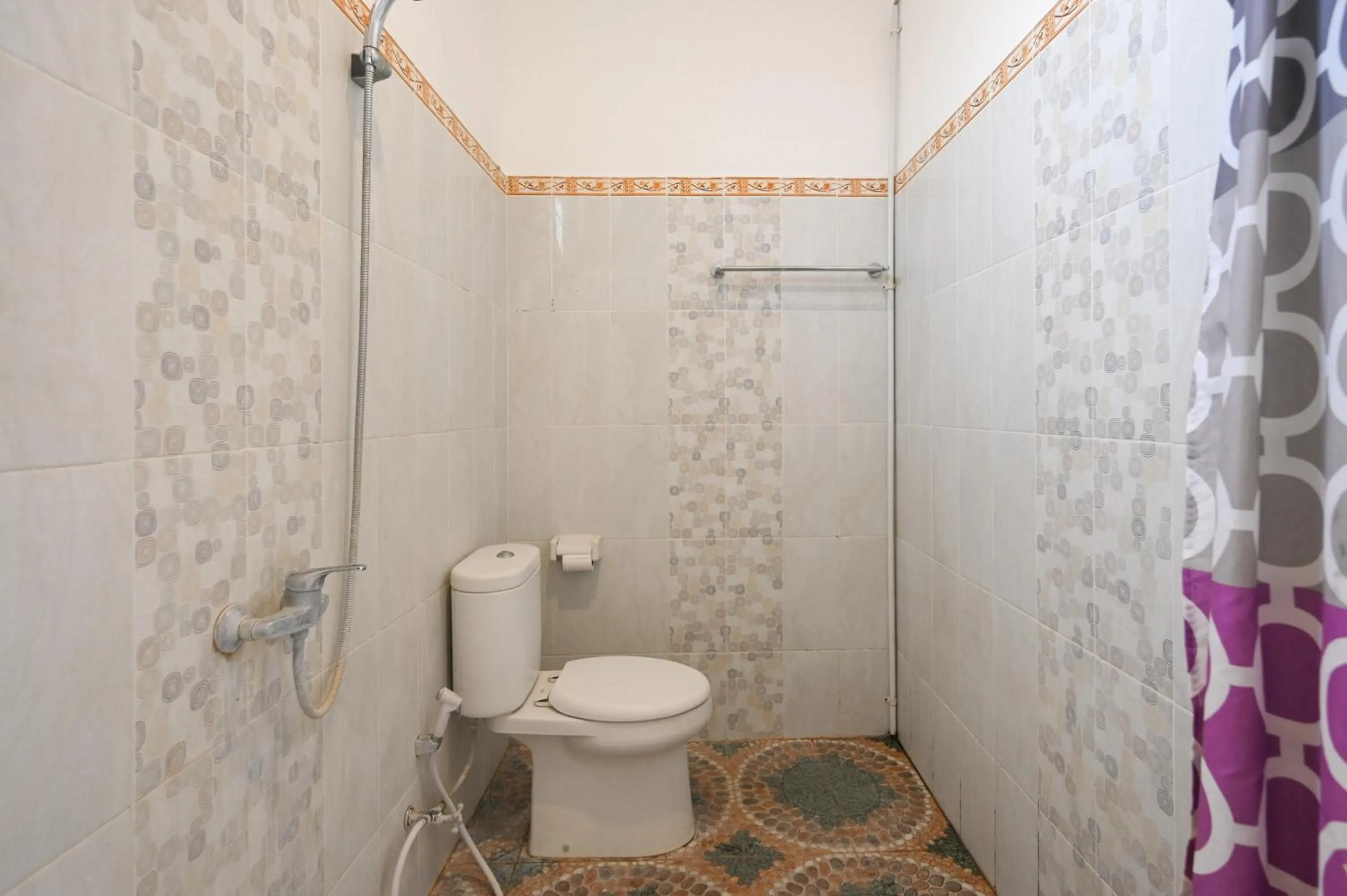 Bathroom in Ceria Guesthouse Seminyak Mitra RedDoorz