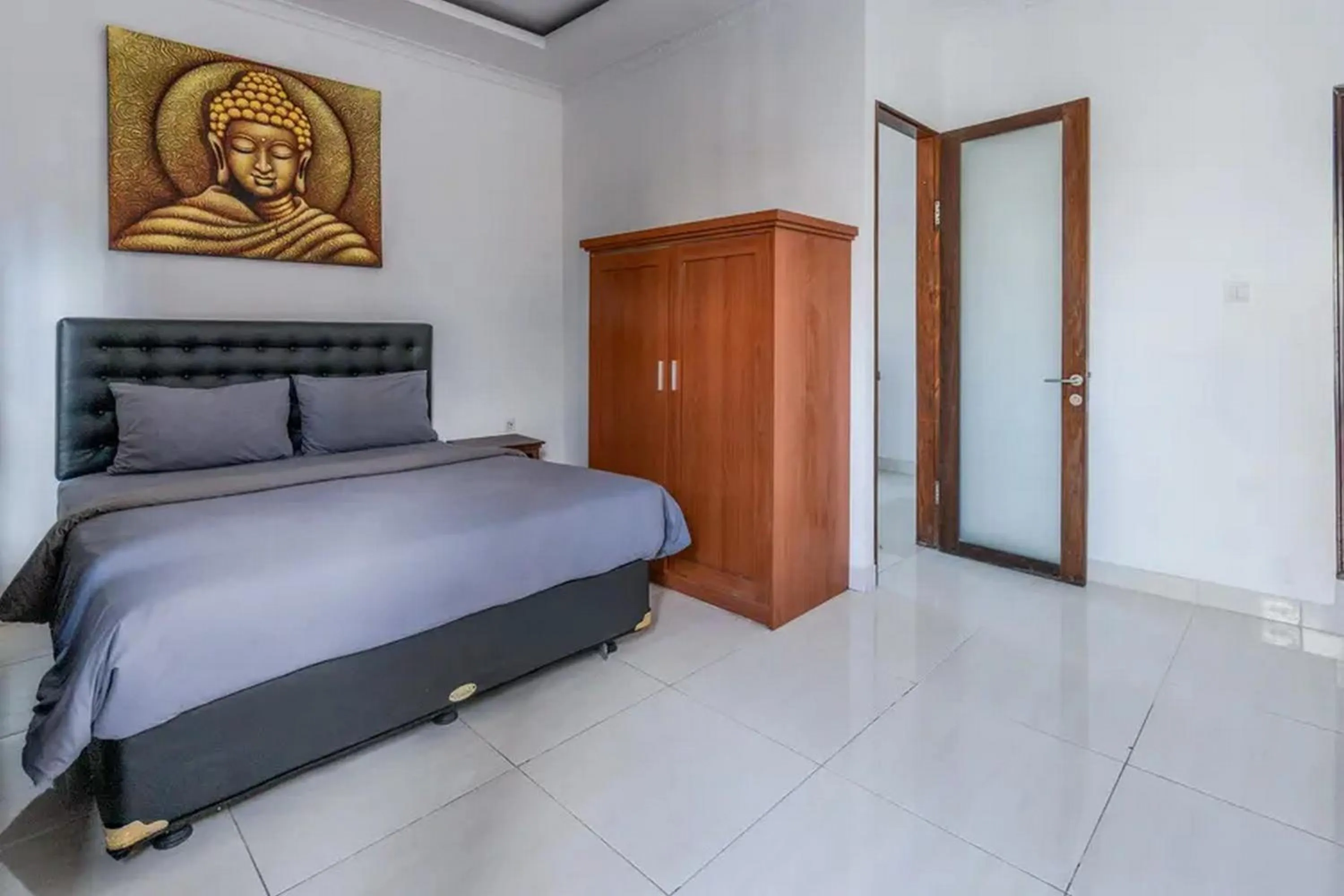 Bedroom, Bed in Ceria Guesthouse Seminyak Mitra RedDoorz