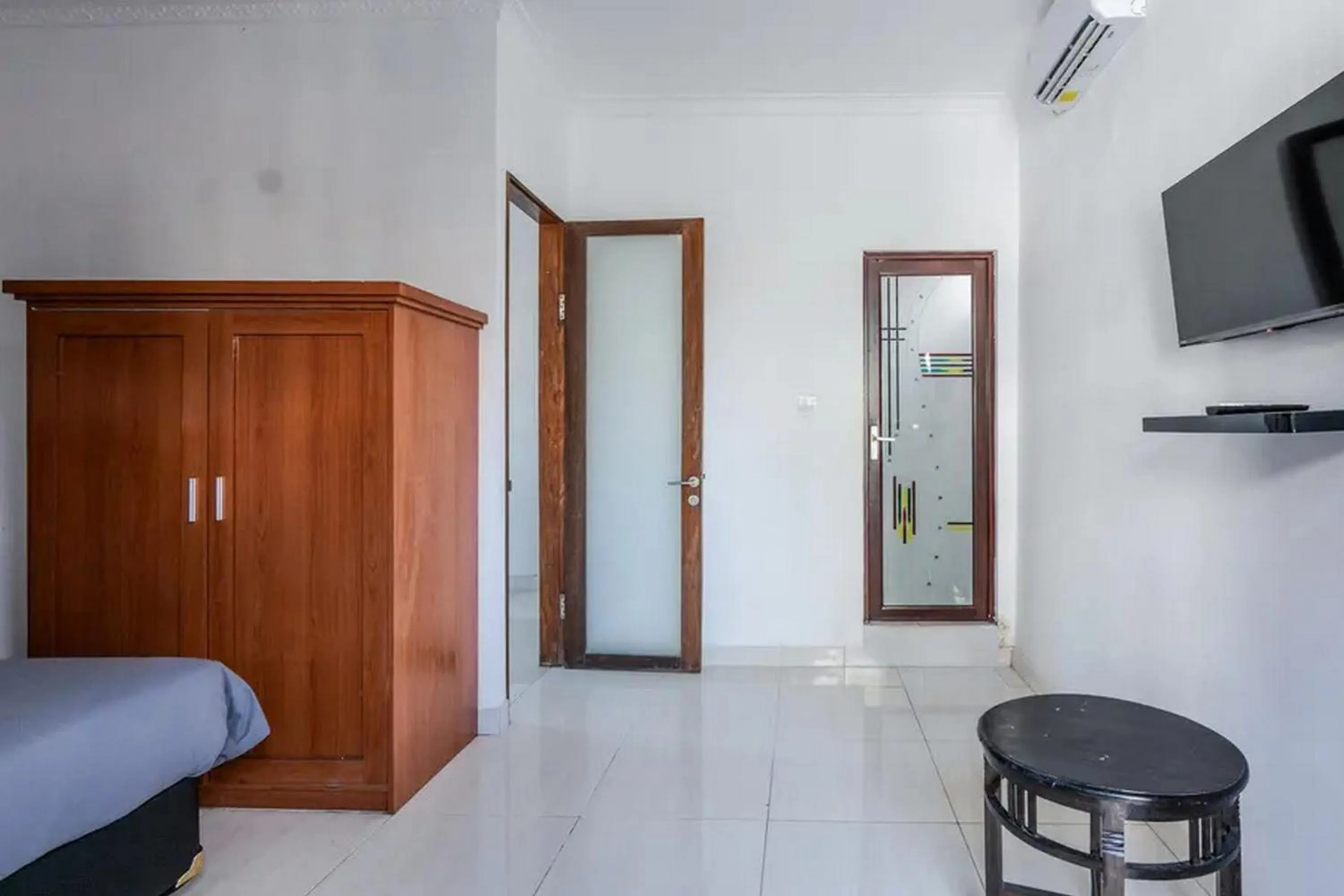 Bedroom, Bed in Ceria Guesthouse Seminyak Mitra RedDoorz