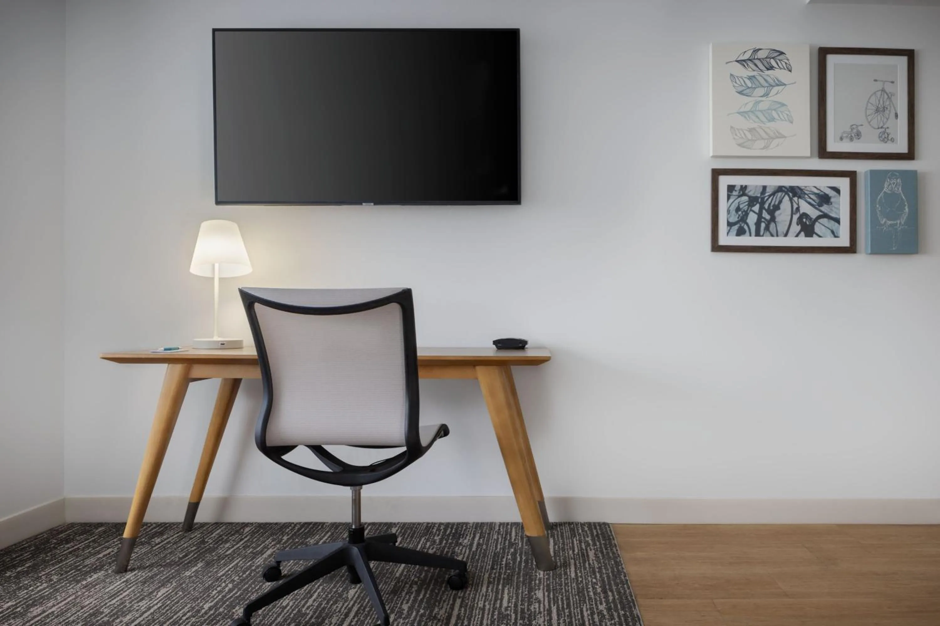 Photo of the whole room in Element Atlanta Buckhead