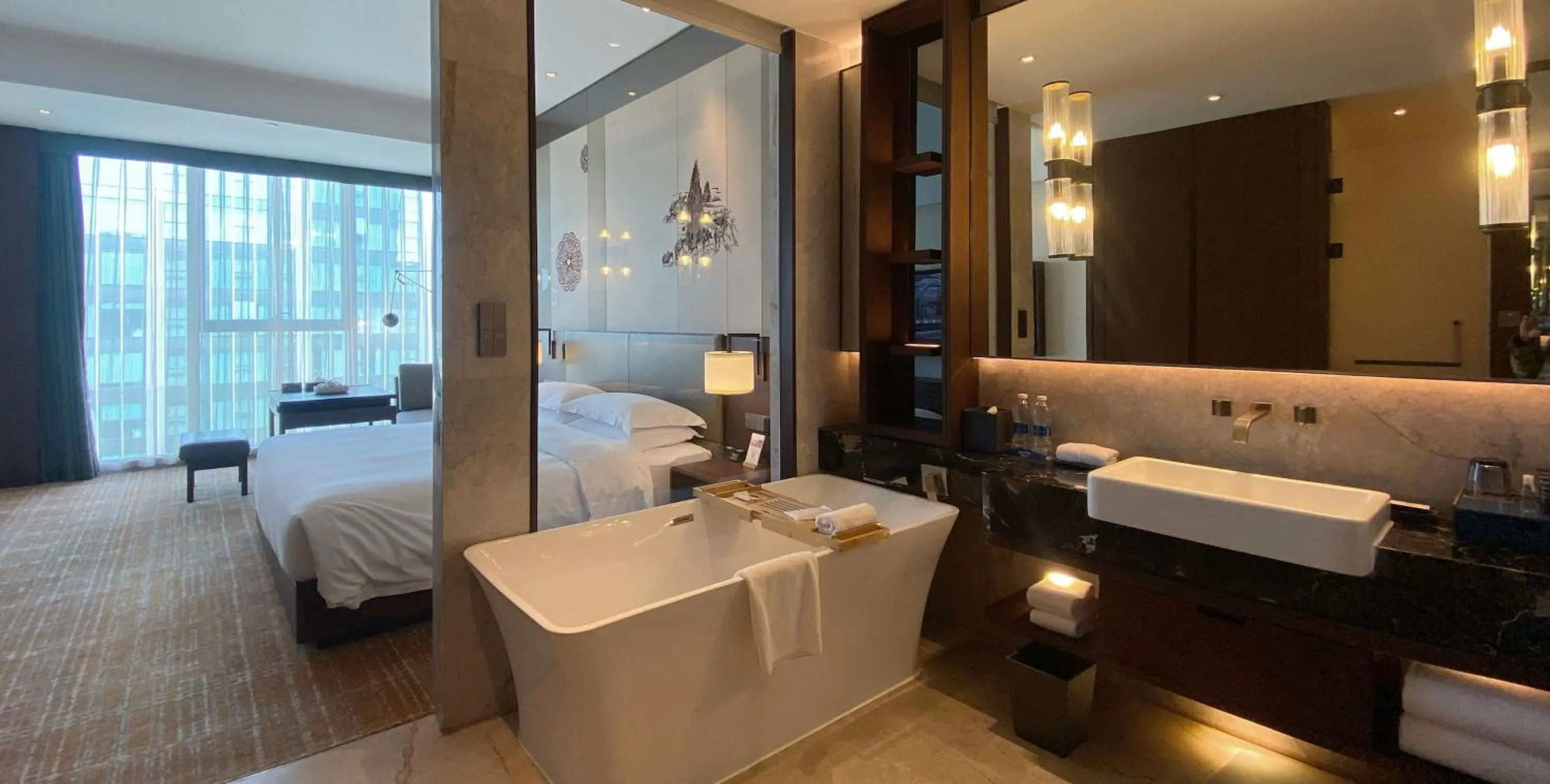 Bathroom, Bed in Sheraton Kunming