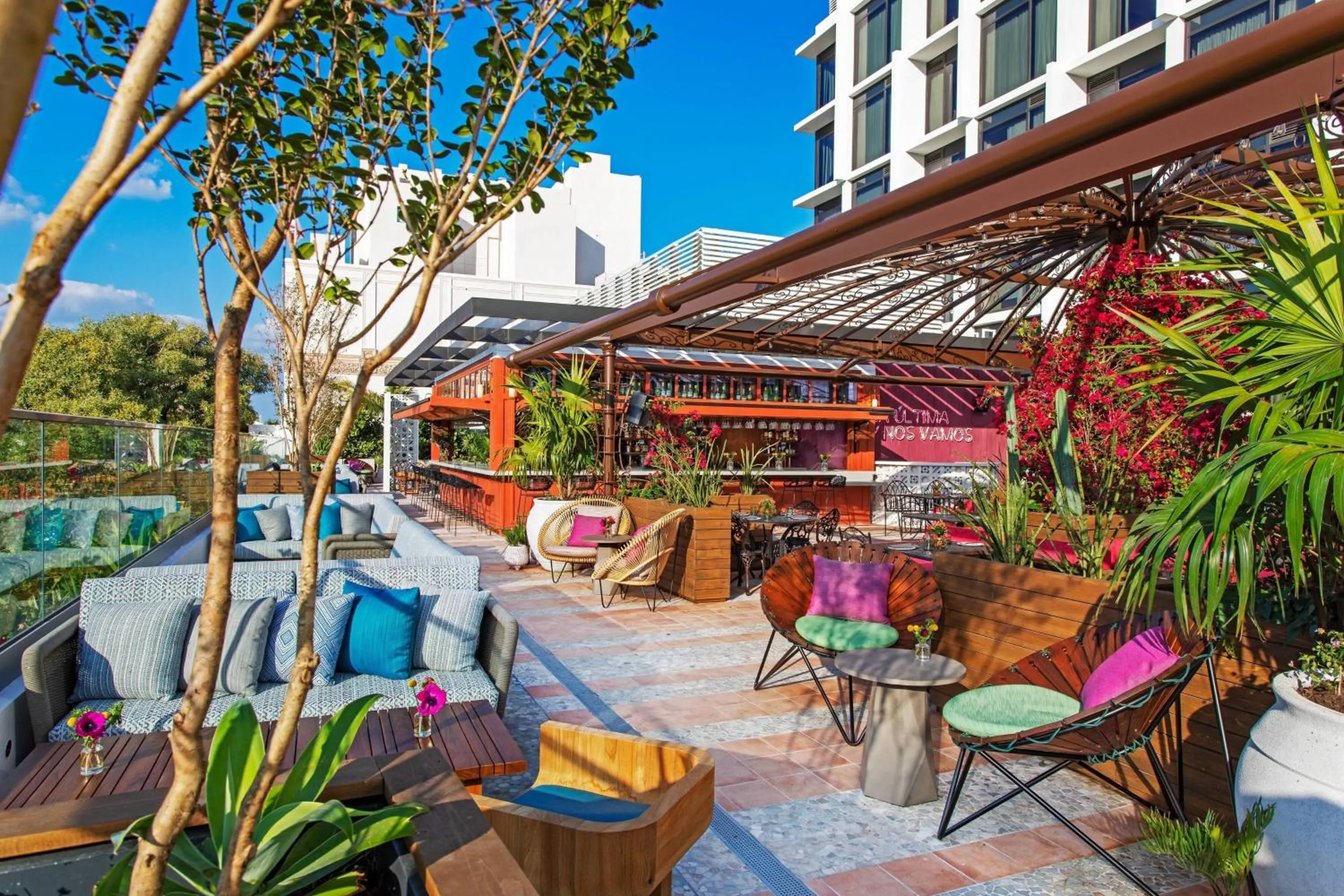 Restaurant/places to eat in Moxy Miami South Beach