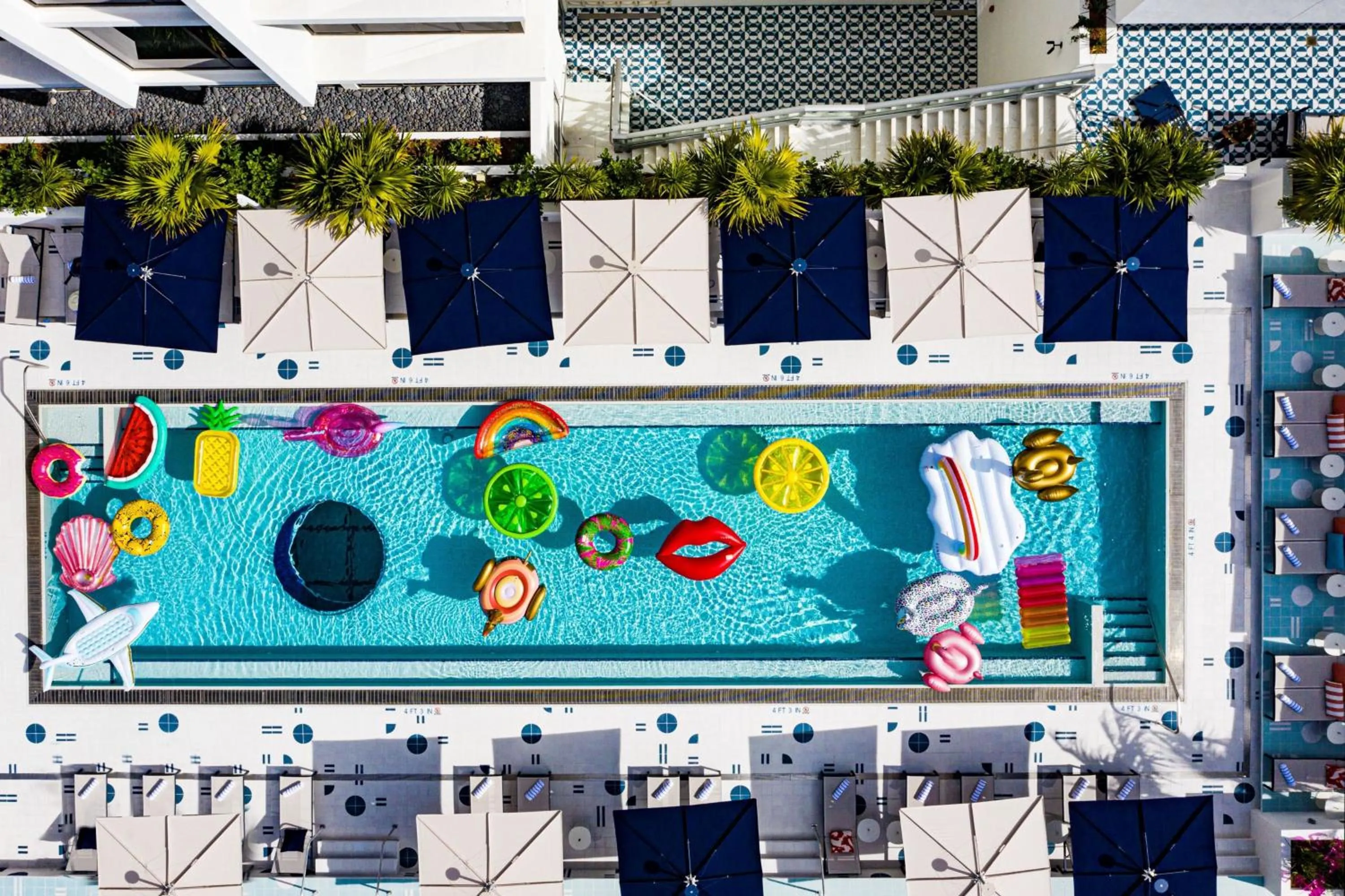 Swimming pool in Moxy Miami South Beach