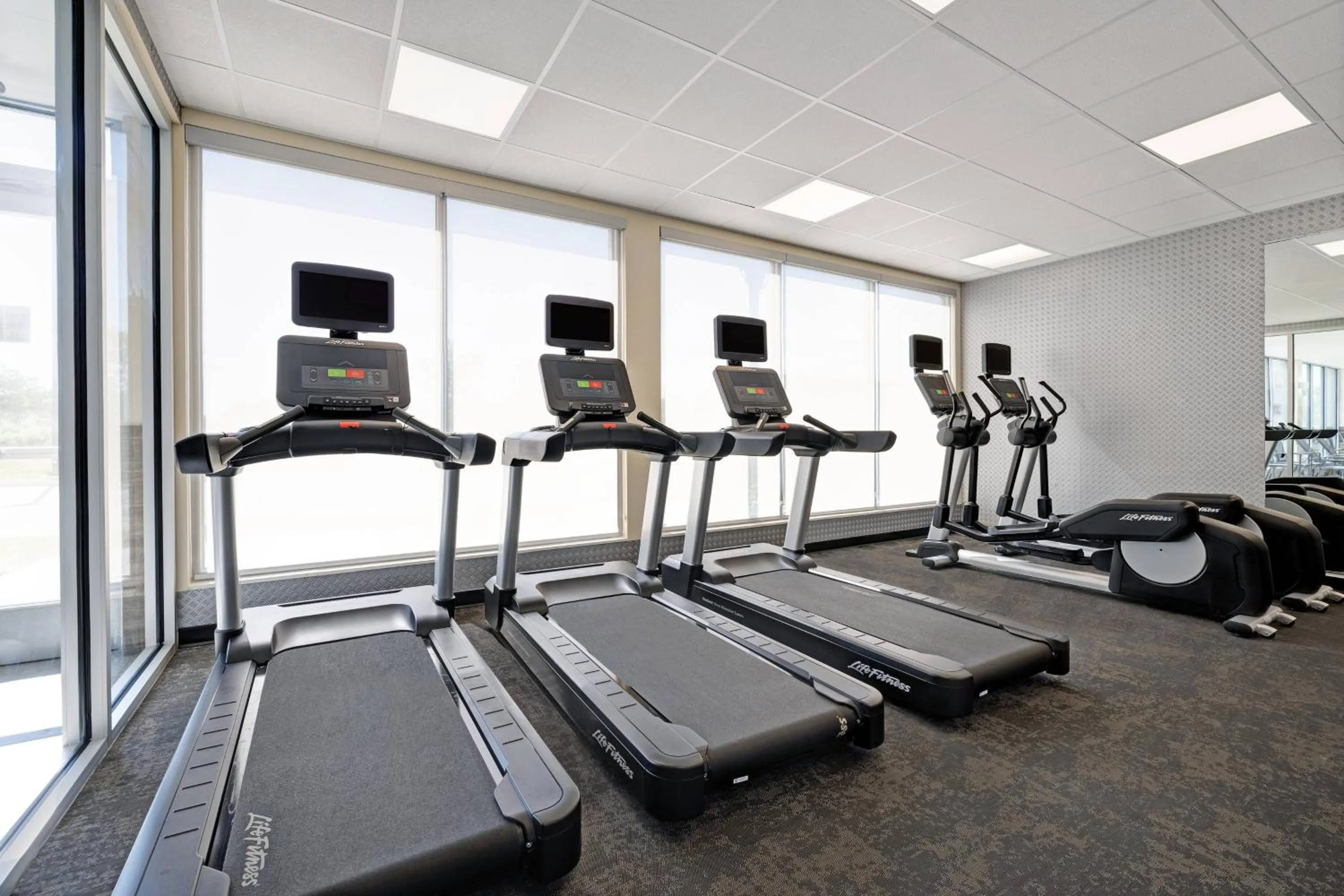 Fitness centre/facilities in Fairfield Inn & Suites by Marriott Milwaukee Brookfield