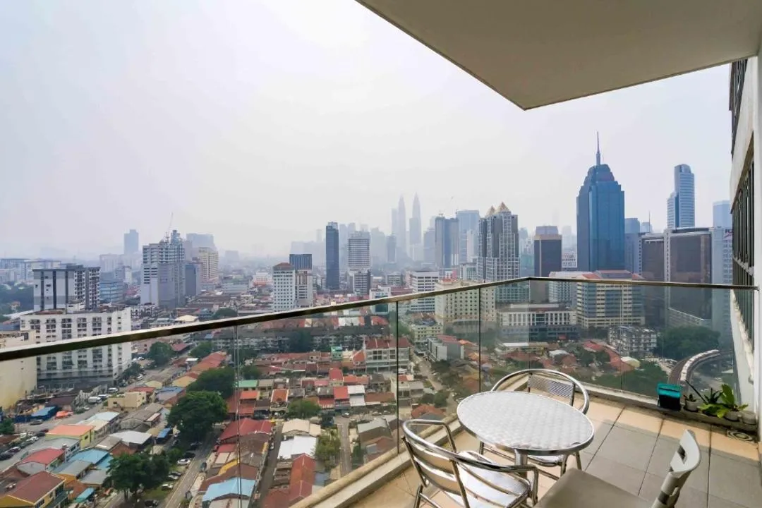 Regalia Residence KLCC View by iLuxHome