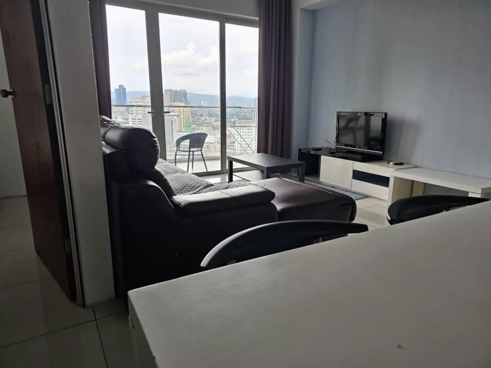 Regalia Residence KLCC View by iLuxHome