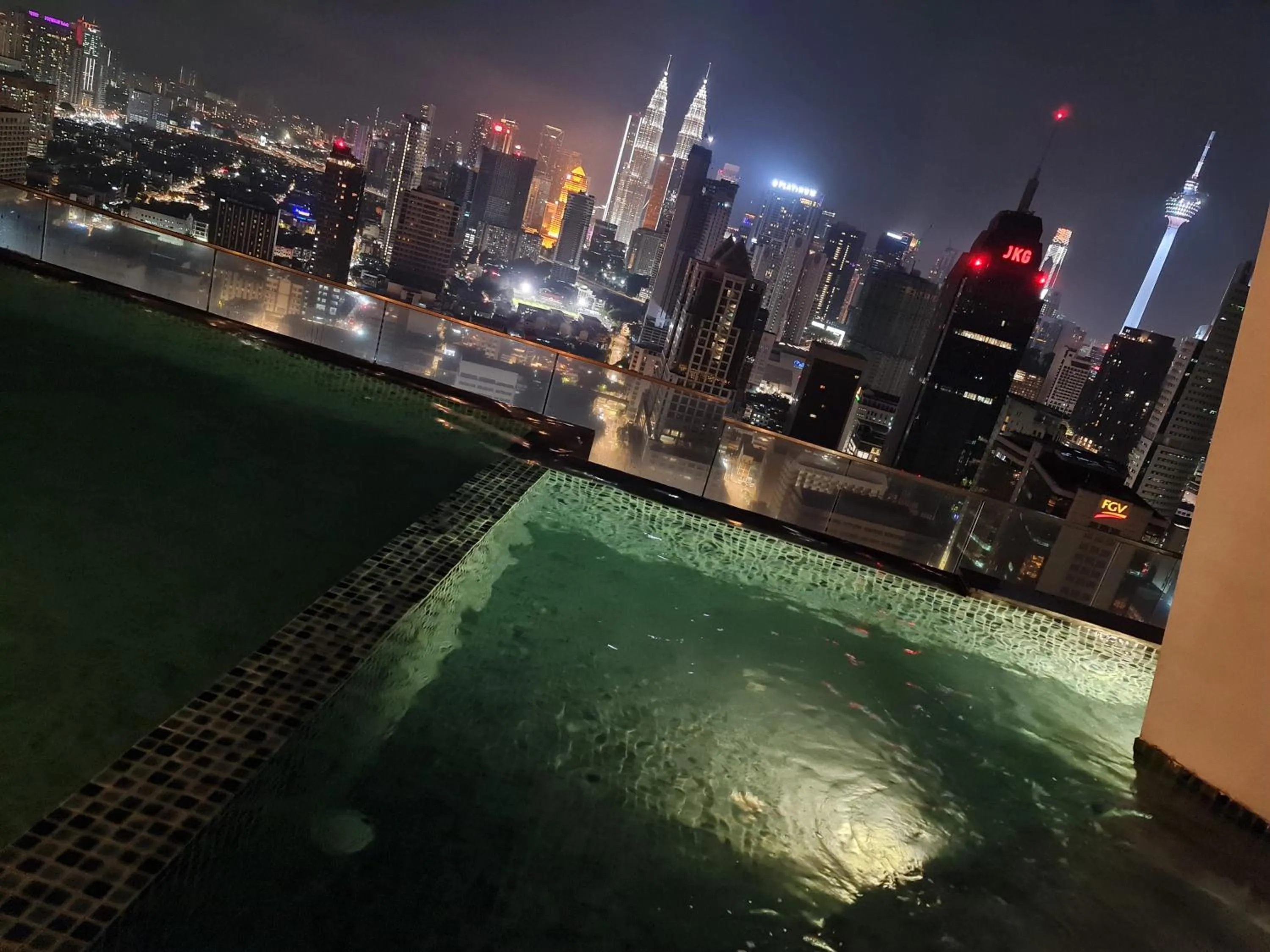 Regalia Residence KLCC View by iLuxHome