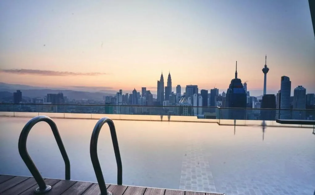 Regalia Residence KLCC View by iLuxHome