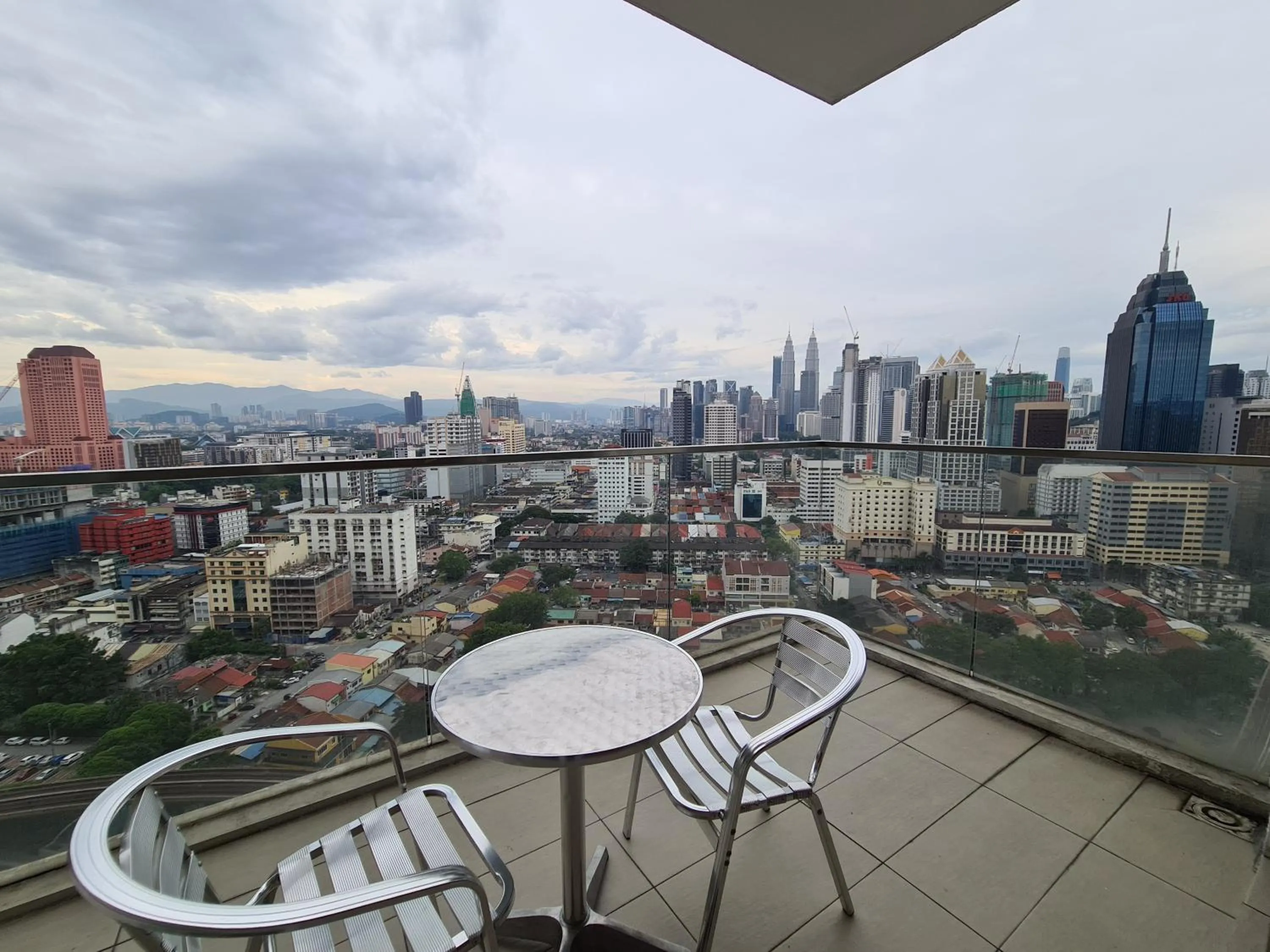 Regalia Residence KLCC View by iLuxHome
