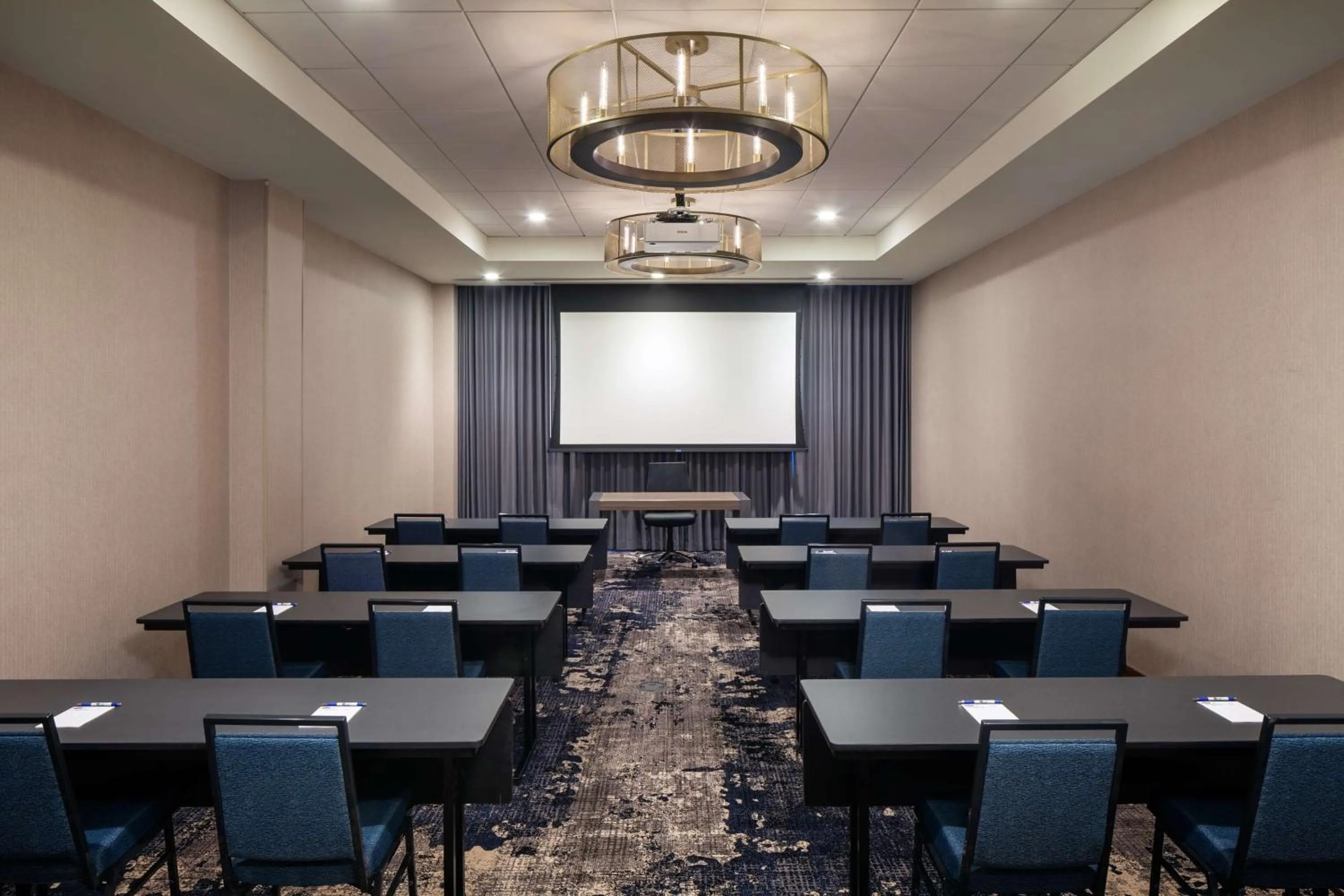 Meeting/conference room in Hampton Inn Boston Seaport District