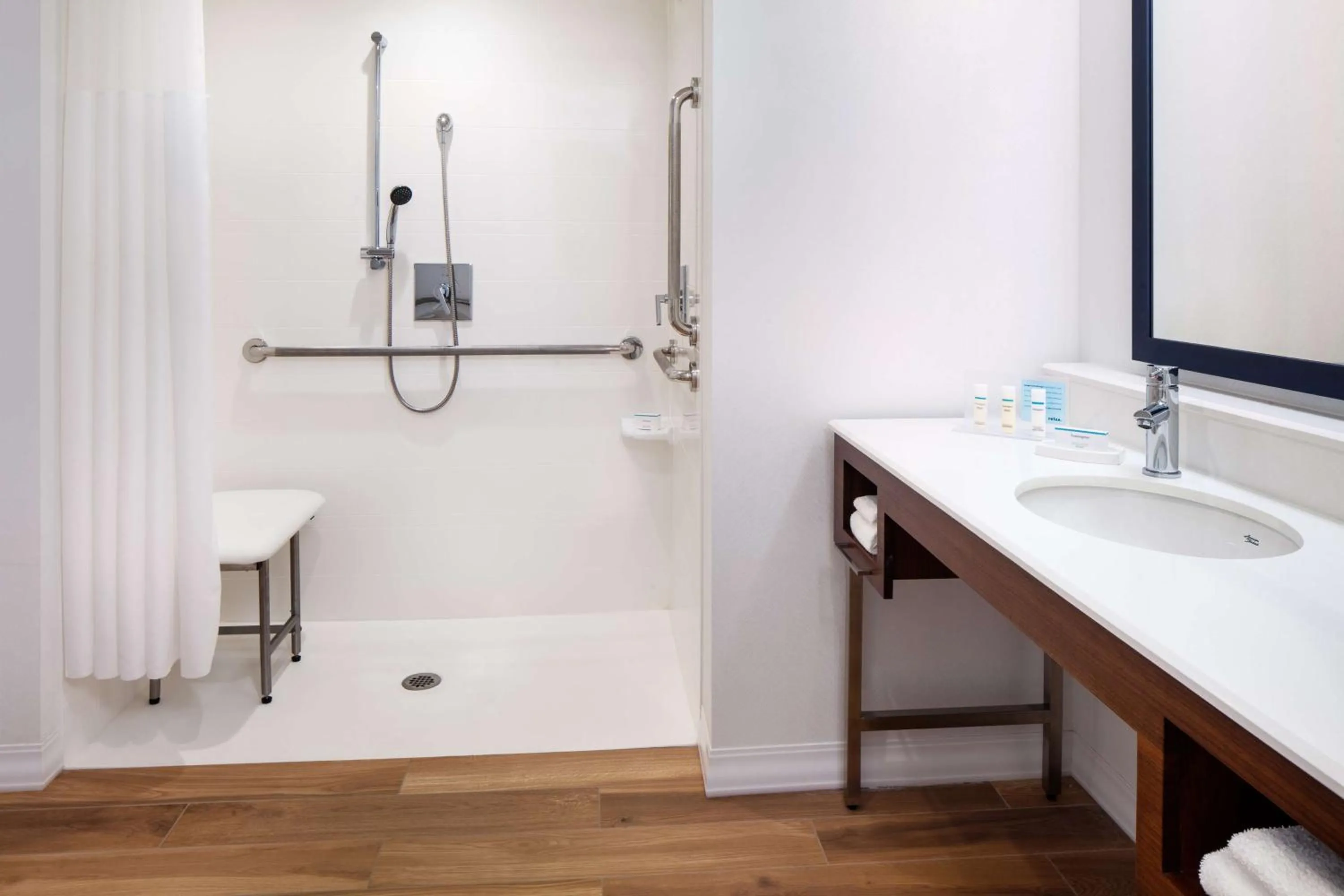 Bathroom in Hampton Inn Boston Seaport District