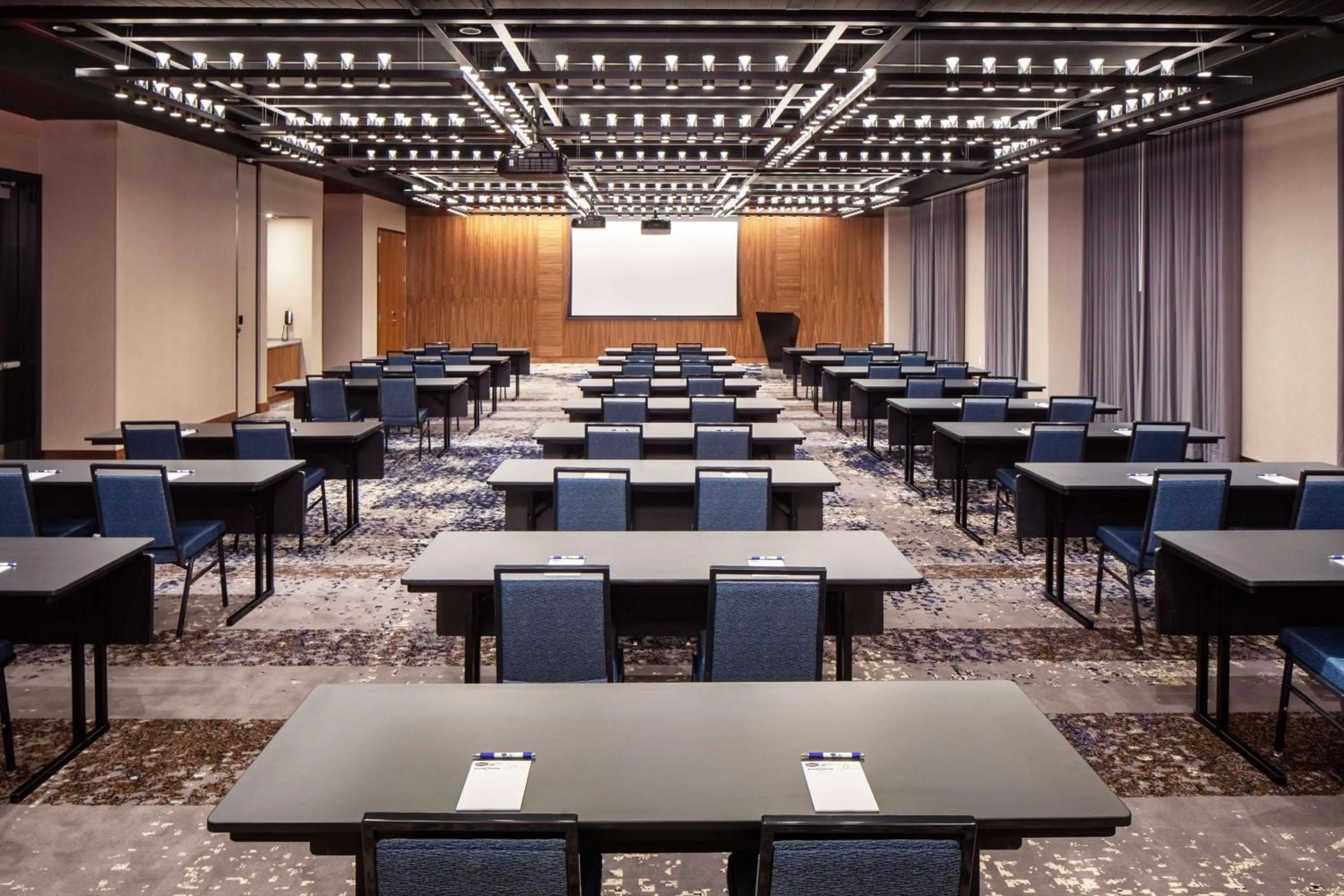 Meeting/conference room in Homewood Suites by Hilton Boston Seaport District