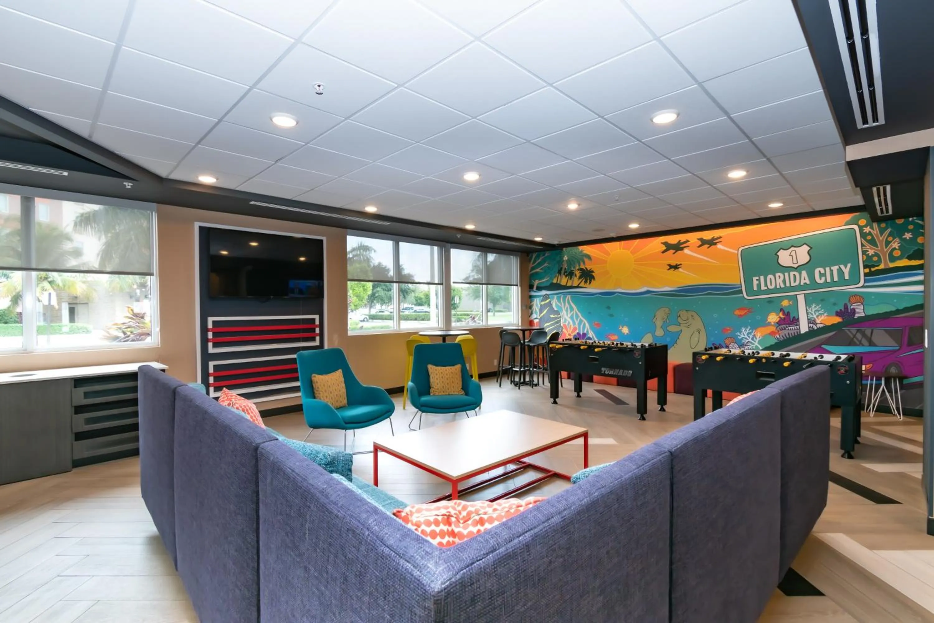 Living room in Tru By Hilton Florida City, Fl