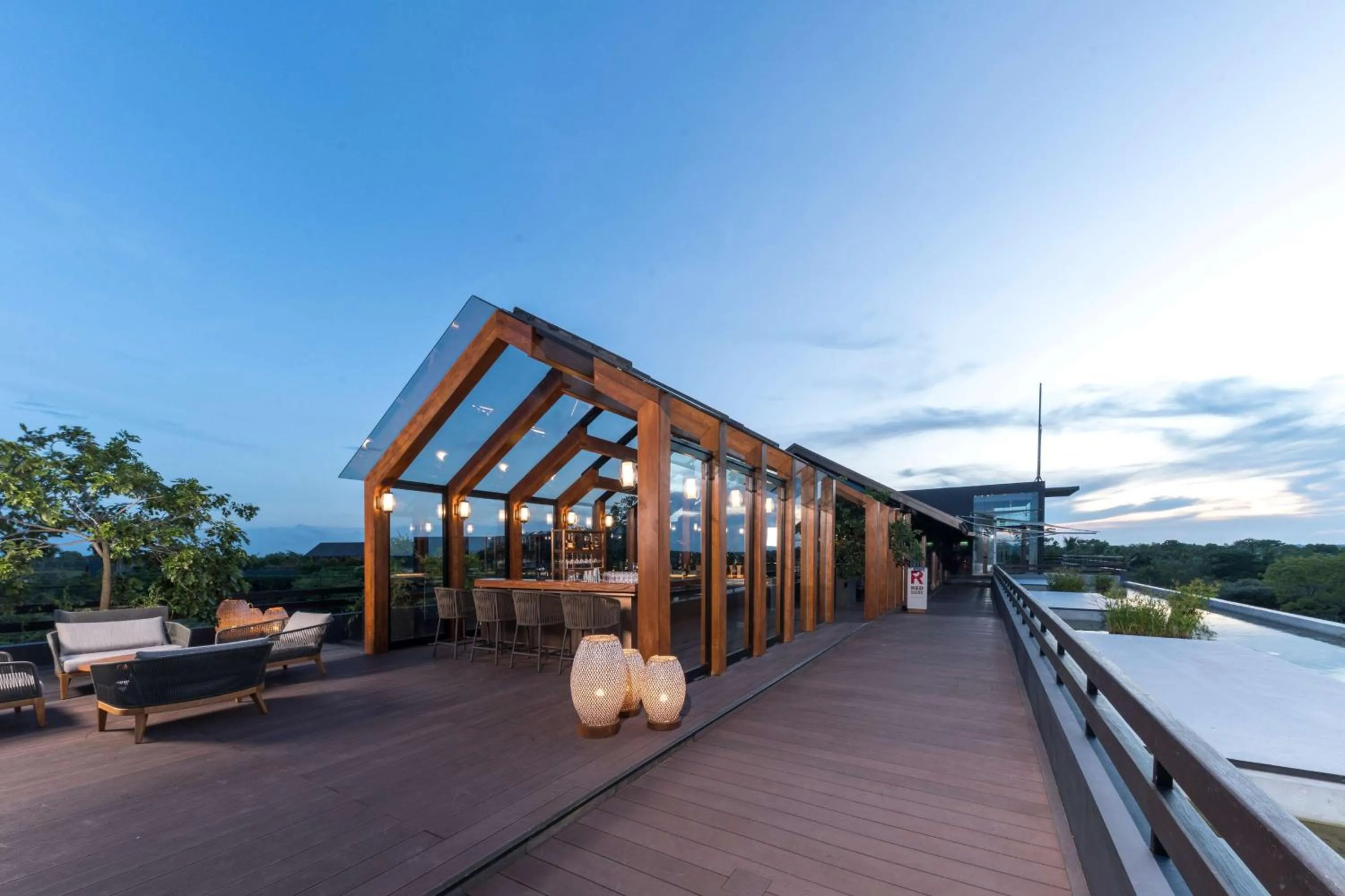 Restaurant/places to eat in DoubleTree by Hilton Weerawila Rajawarna Resort