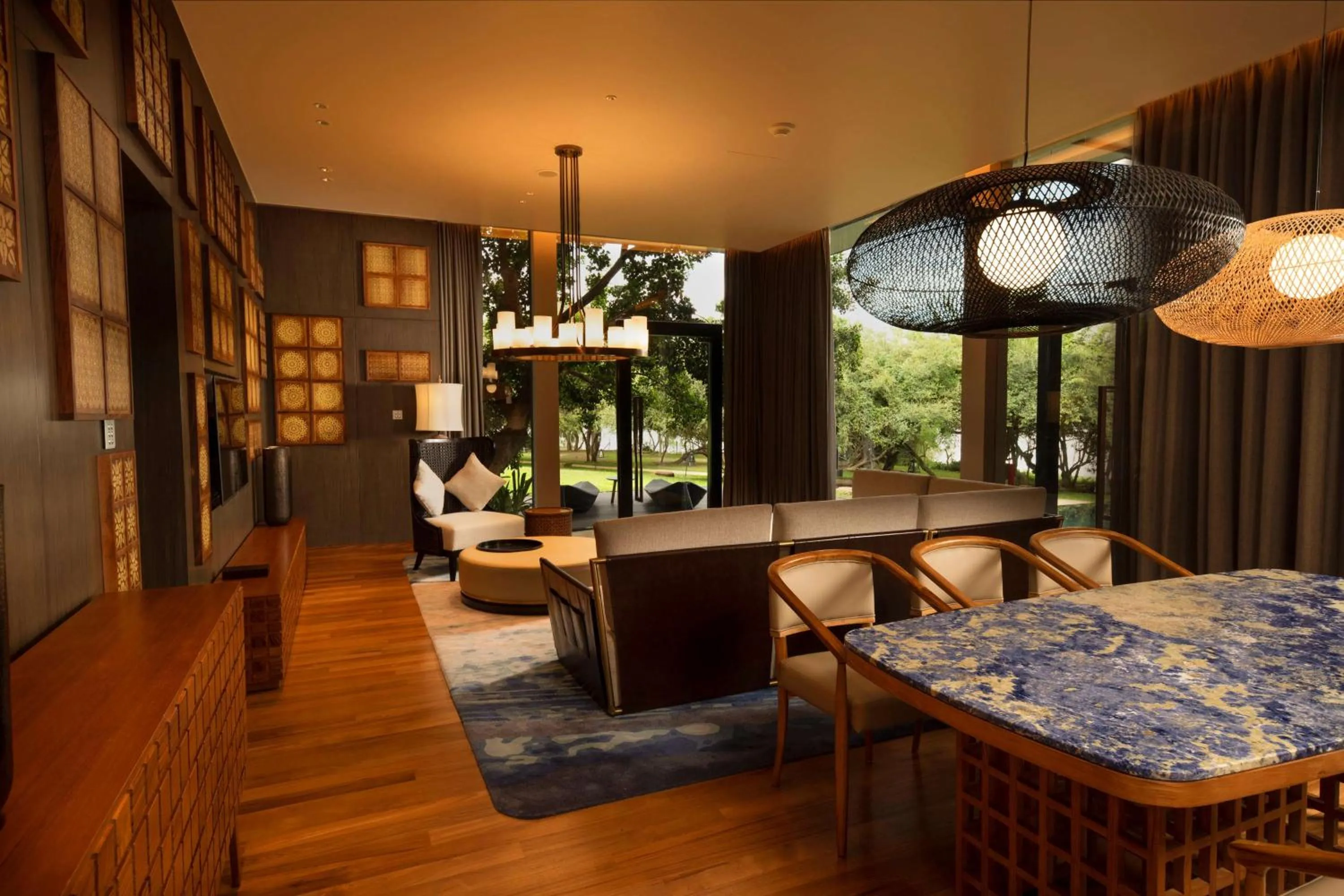 Living room in DoubleTree by Hilton Weerawila Rajawarna Resort