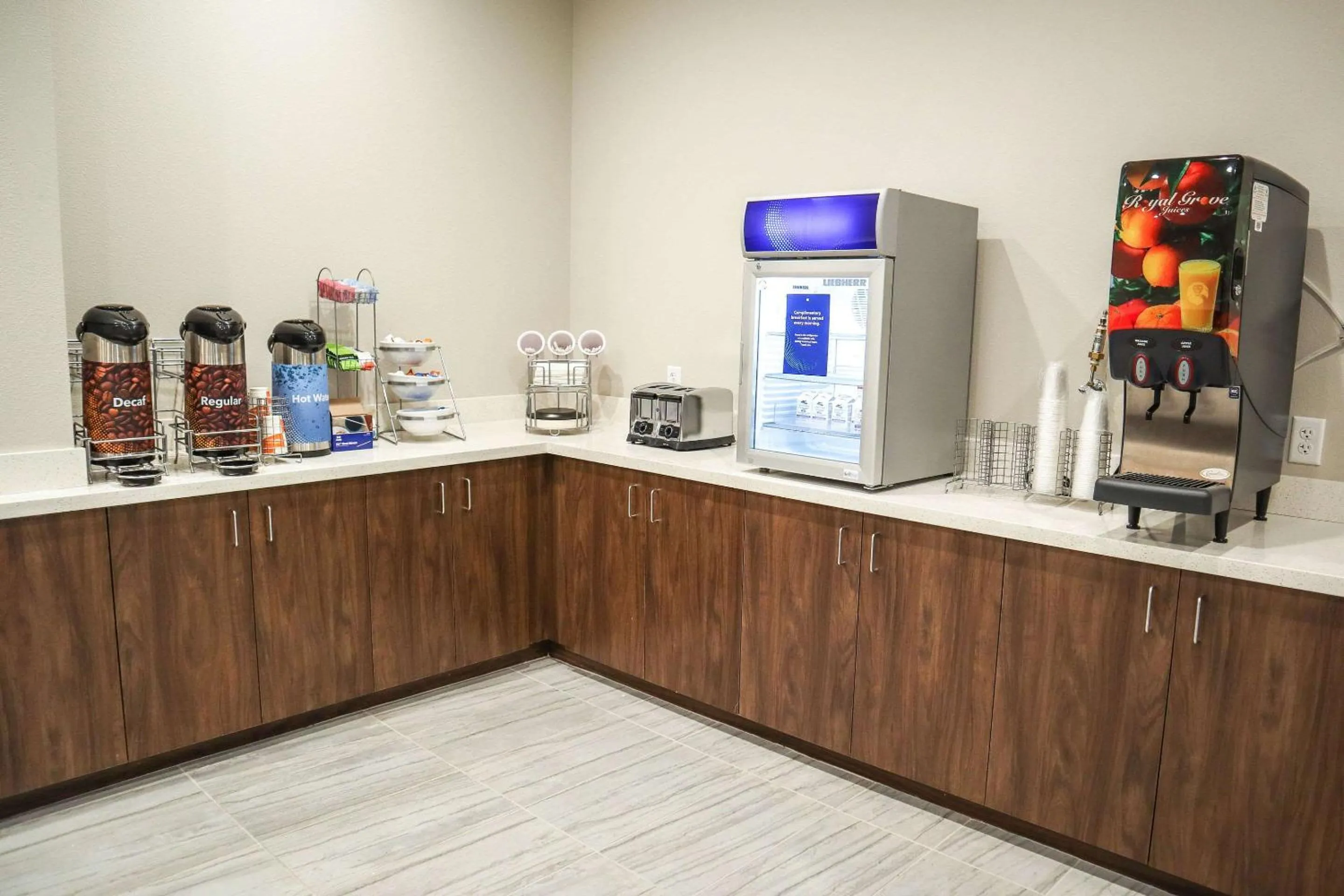 Restaurant/places to eat in Comfort Suites Gainesville Near University