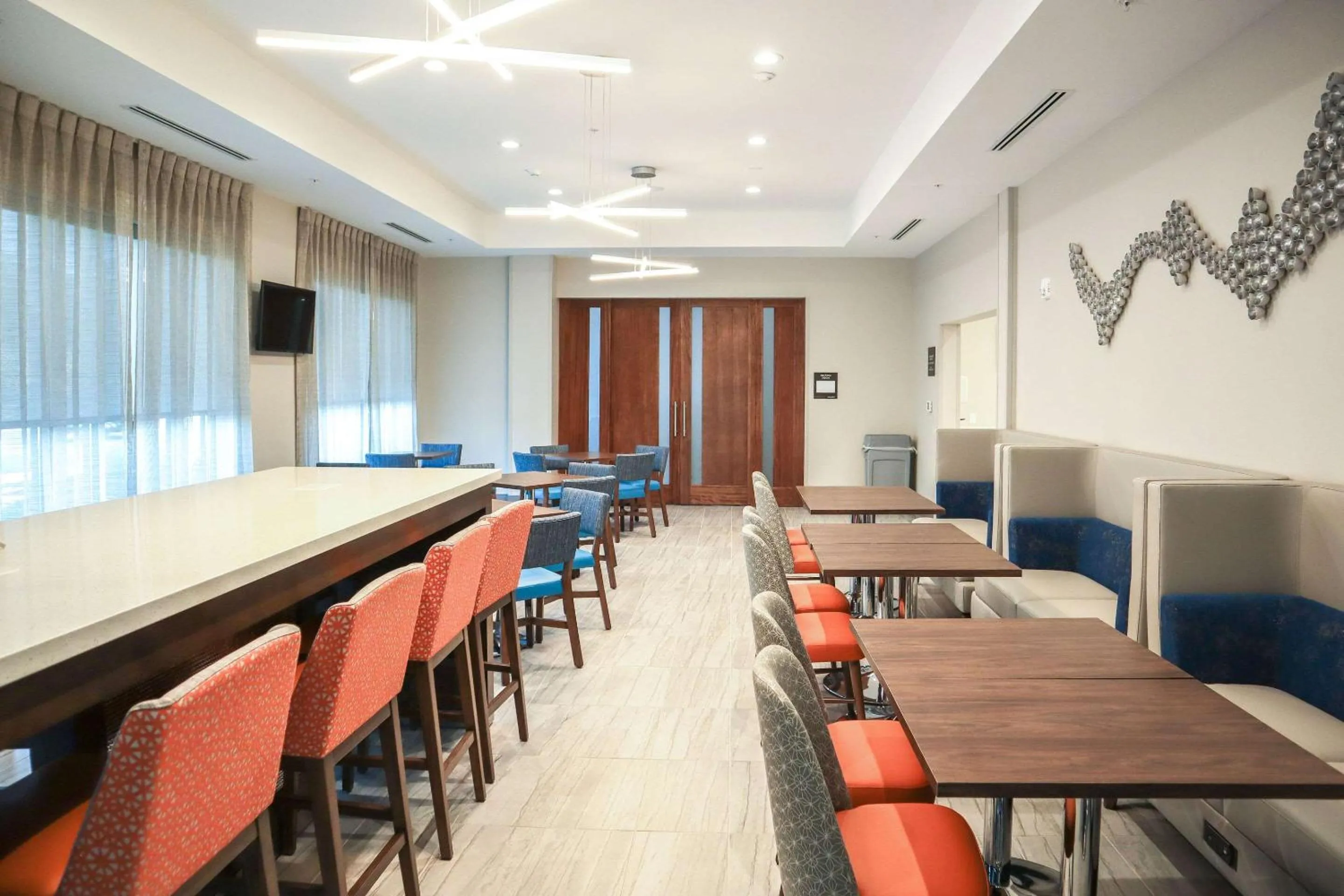 Restaurant/places to eat in Comfort Suites Gainesville Near University