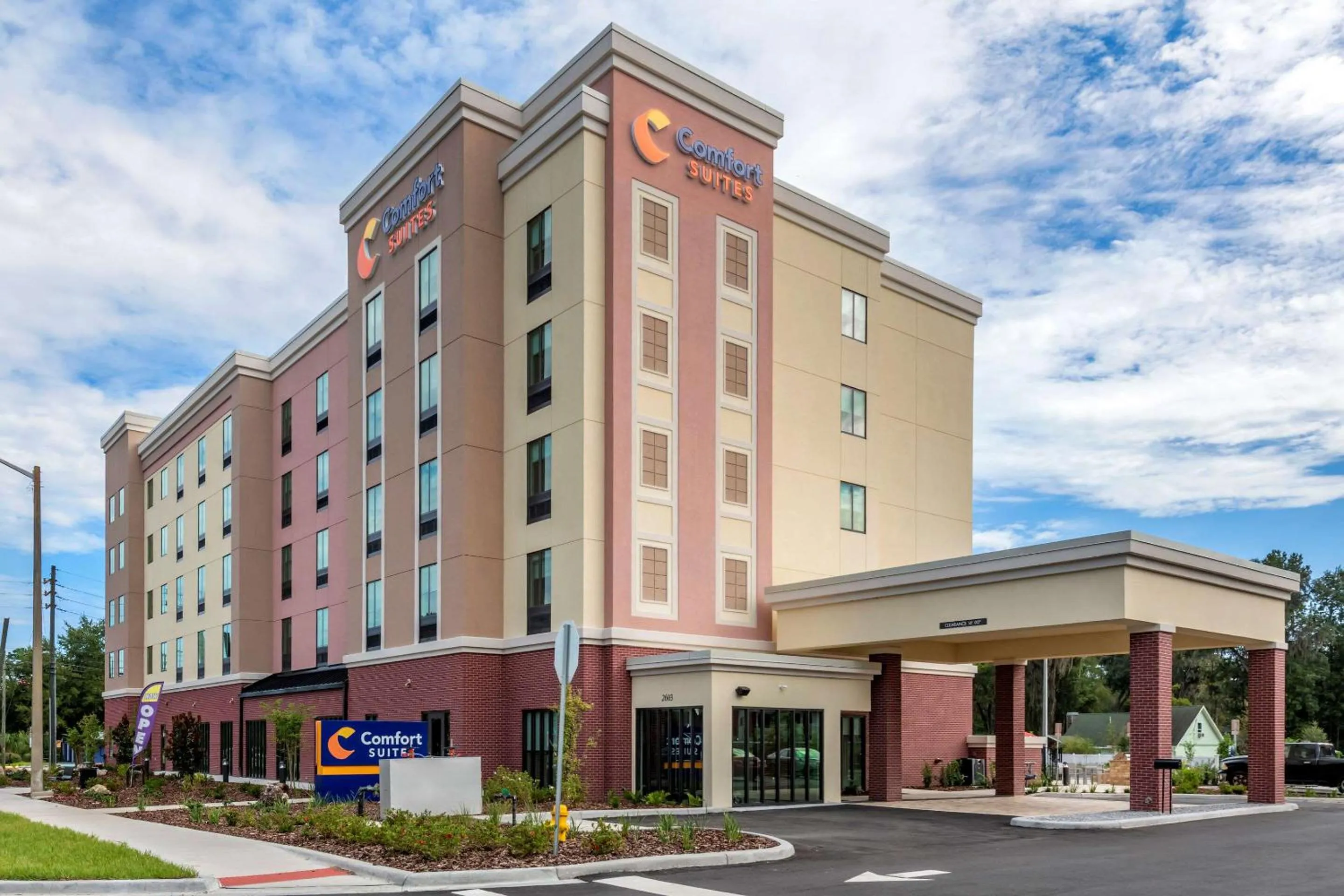 Property building in Comfort Suites Gainesville Near University