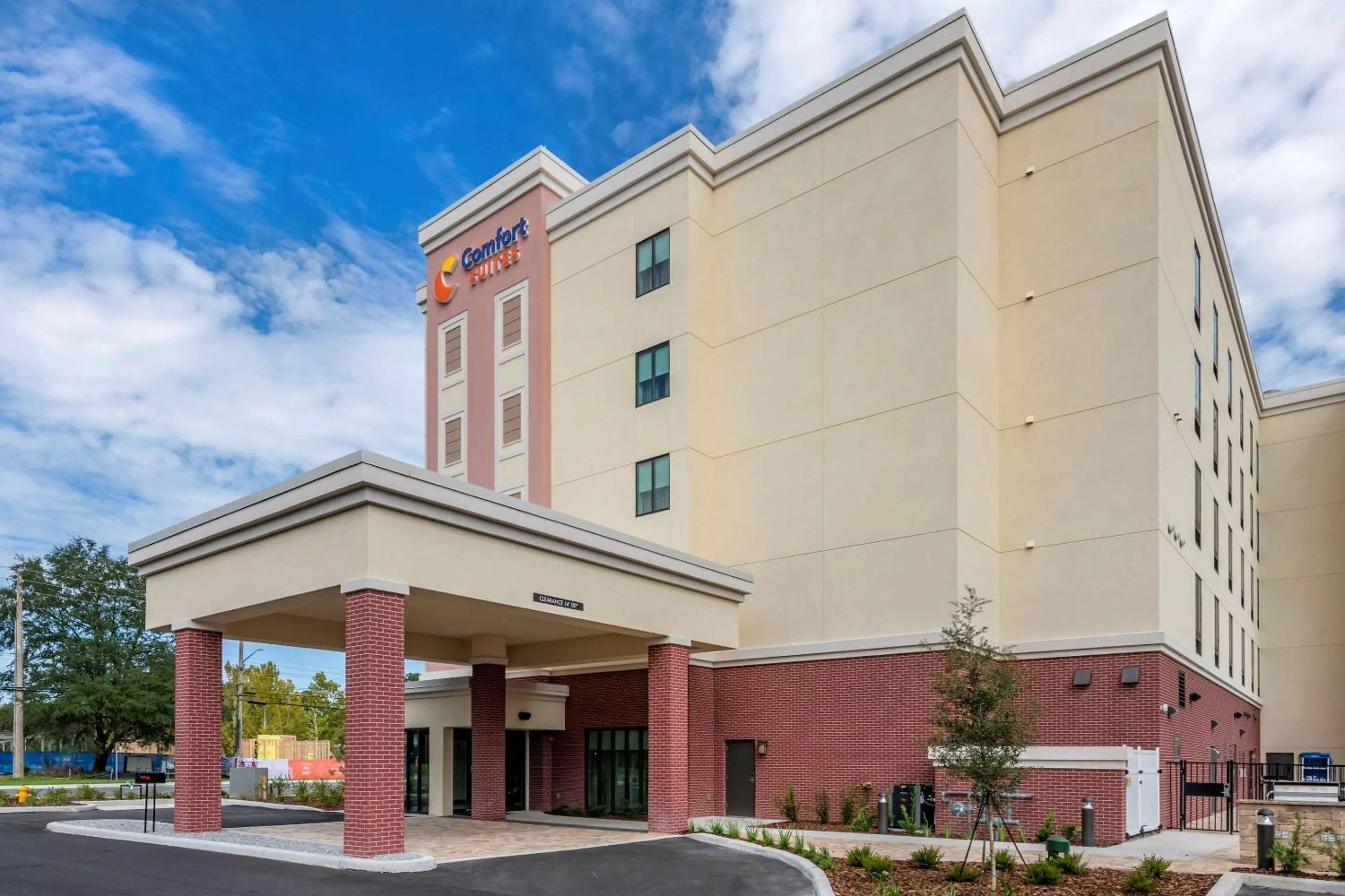 Property building in Comfort Suites Gainesville Near University
