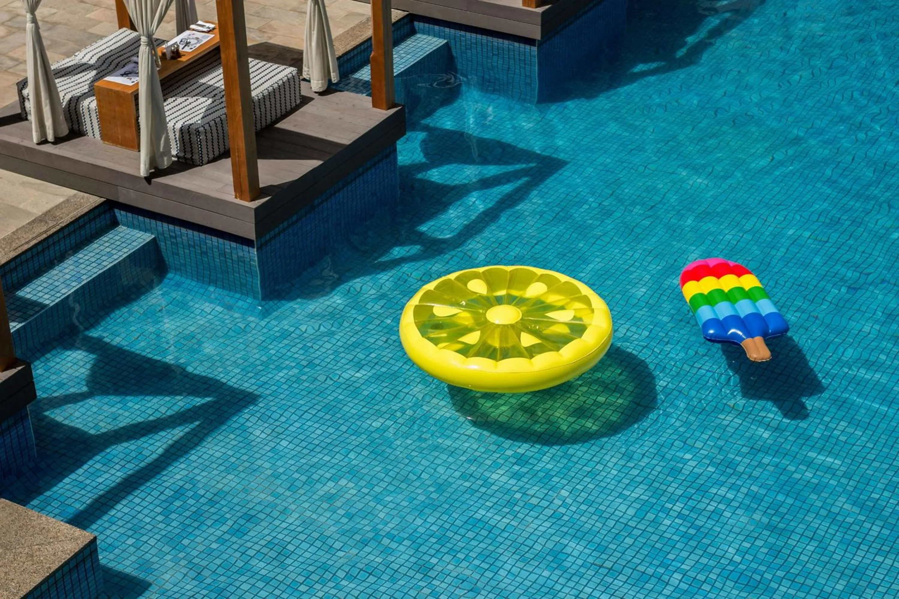 Swimming pool in Hotel Boulevard, Autograph Collection, Downtown Dubai