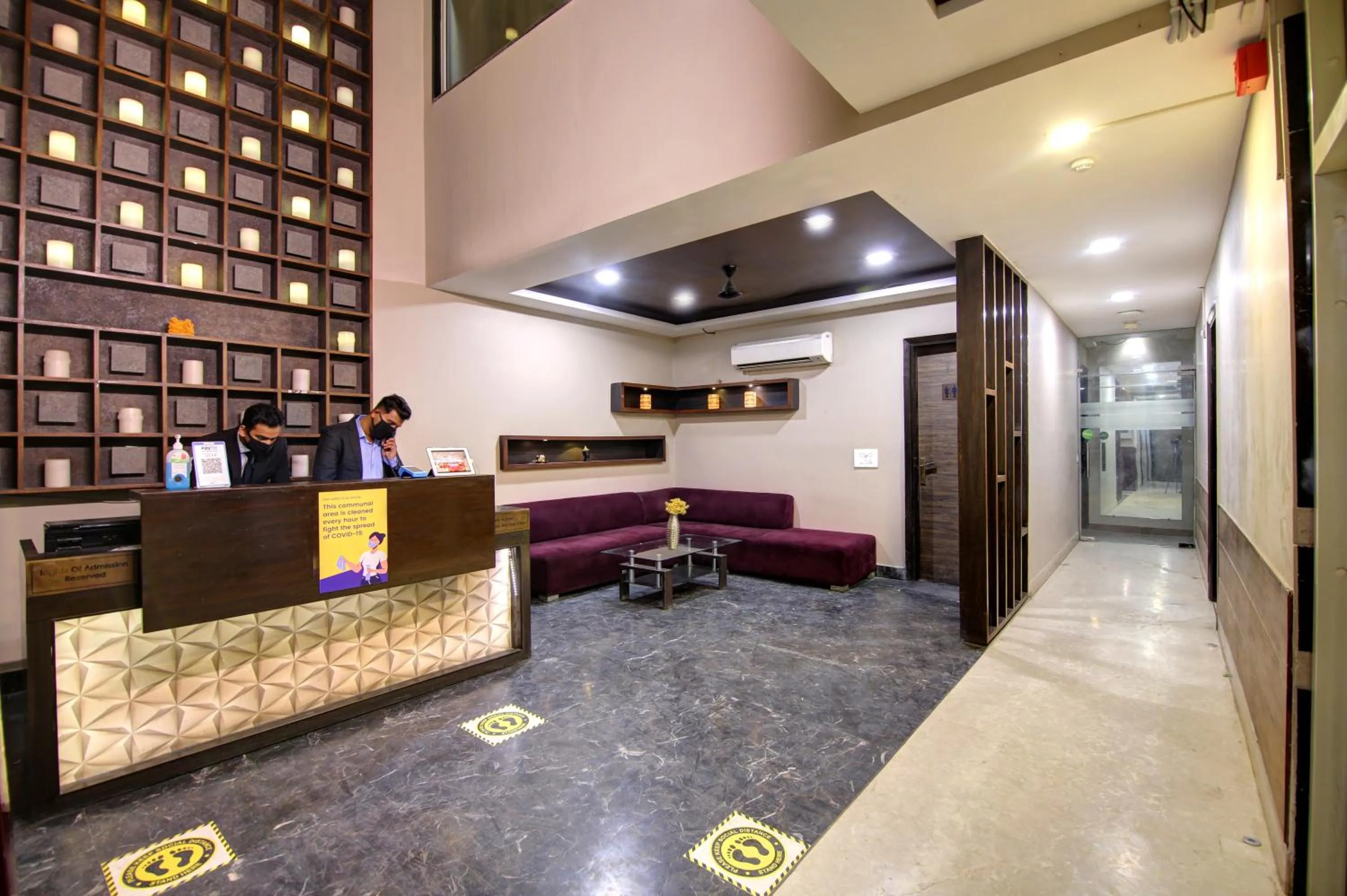 Communal lounge/ TV room in Southwest Inn - Boutique Hotel