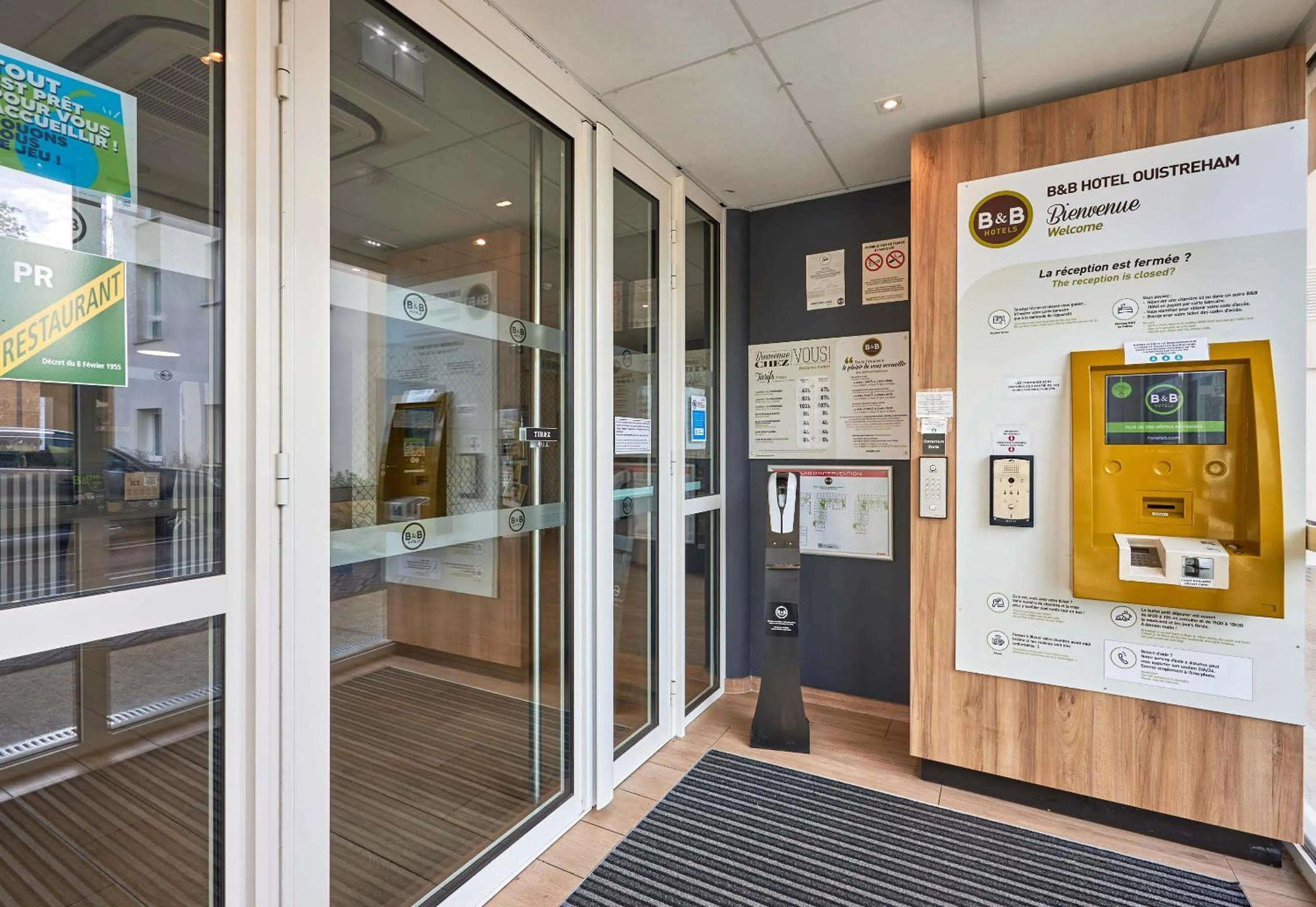 Facade/entrance in B&B HOTEL Ouistreham