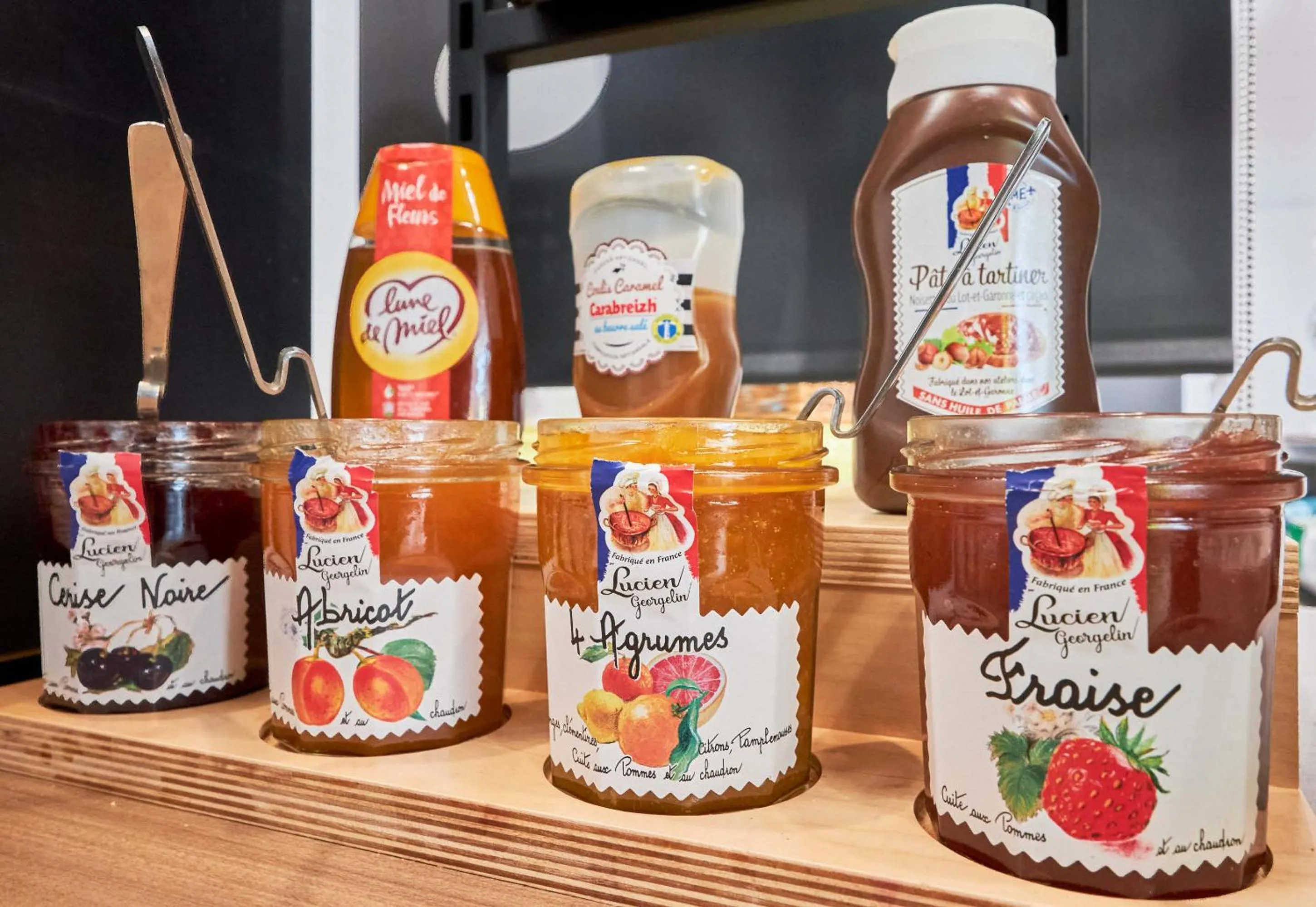 Breakfast in B&B HOTEL Ouistreham