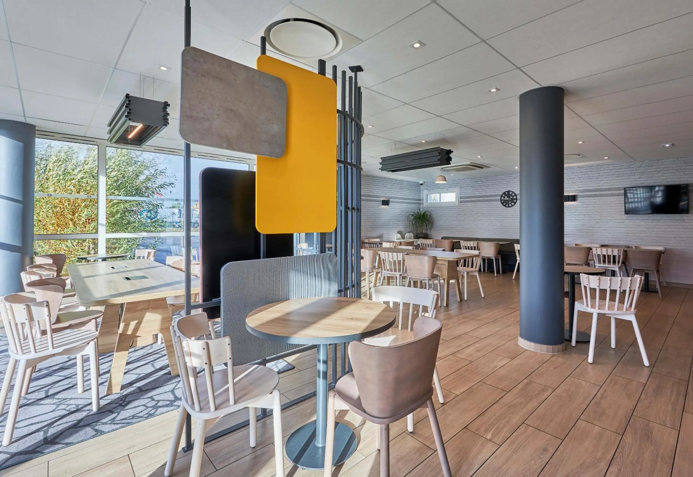 Restaurant/places to eat in B&B HOTEL Ouistreham