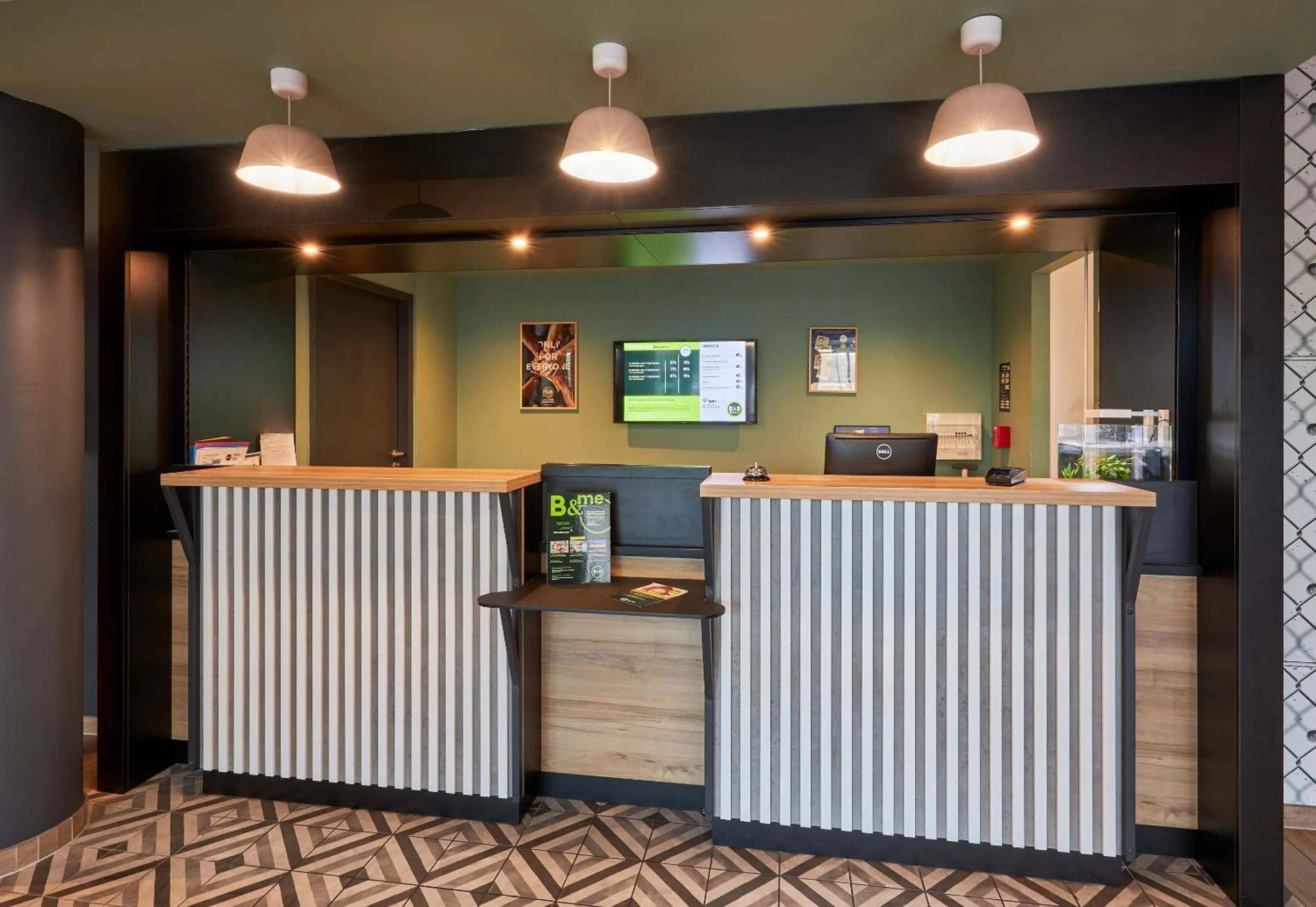 Lobby or reception in B&B HOTEL Ouistreham