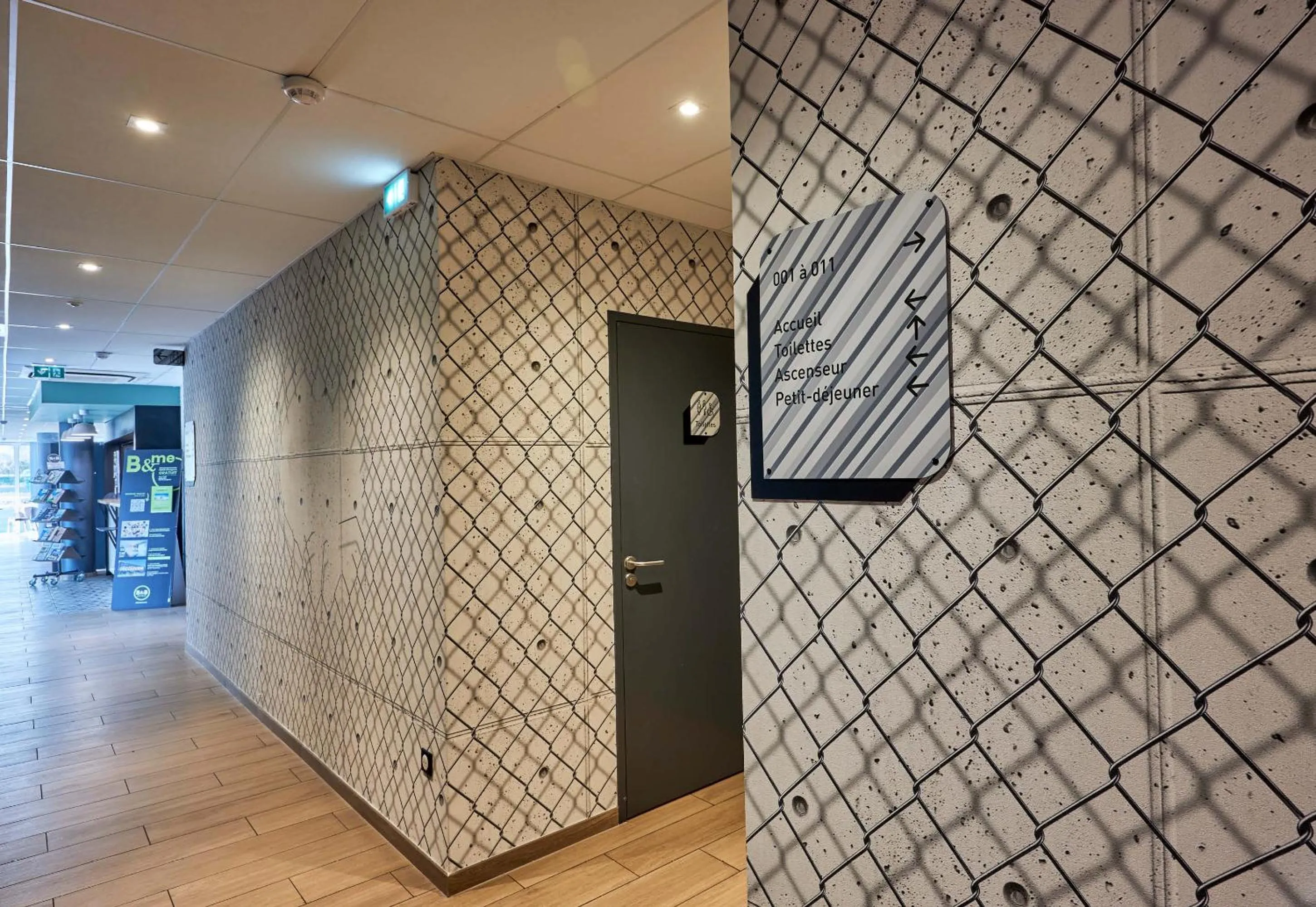 Decorative detail in B&B HOTEL Ouistreham