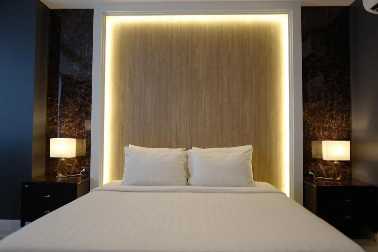 Bed in Chaisaeng Palace Hotel