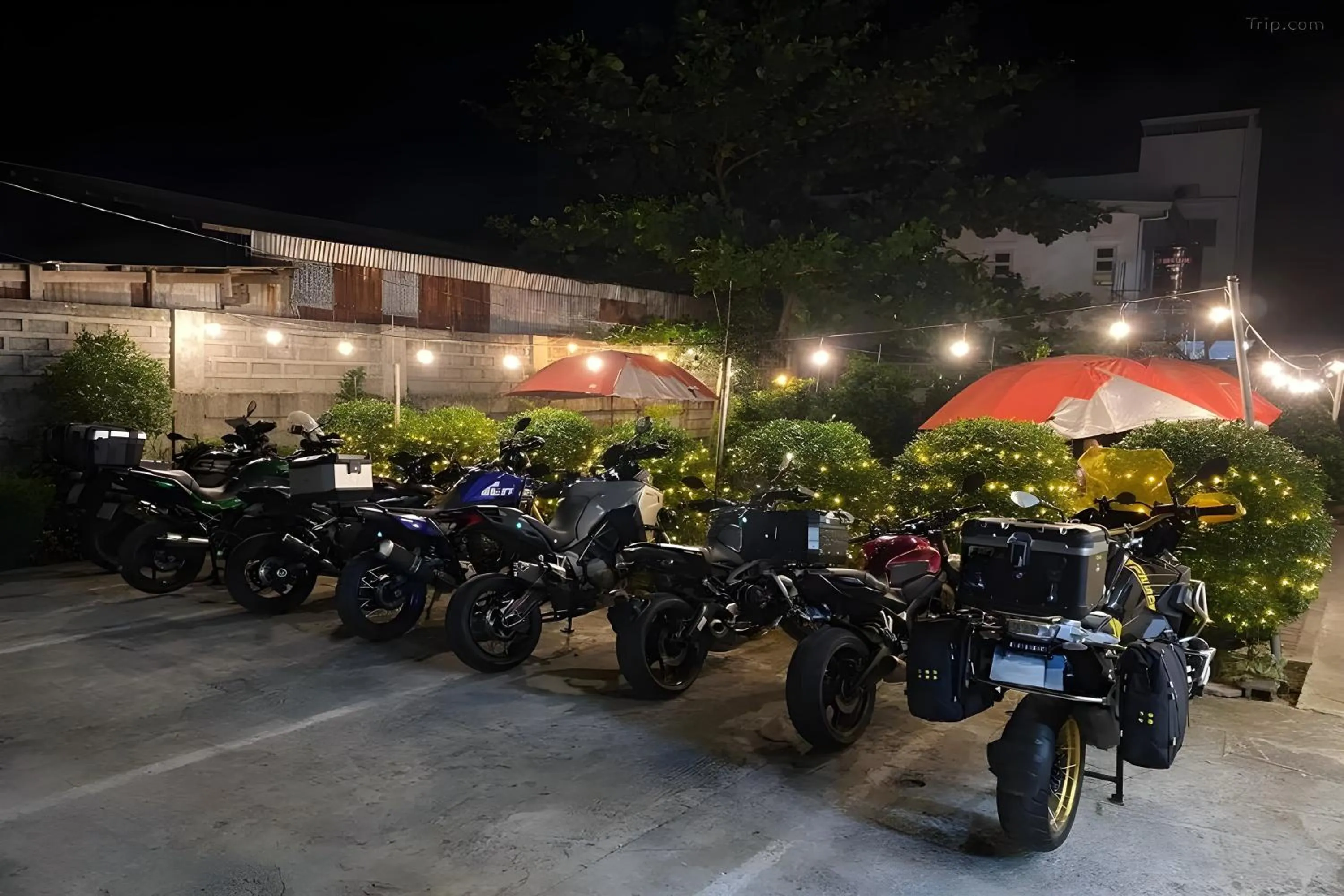 Parking in Belltower CSheLi Suites Bantay - Vigan