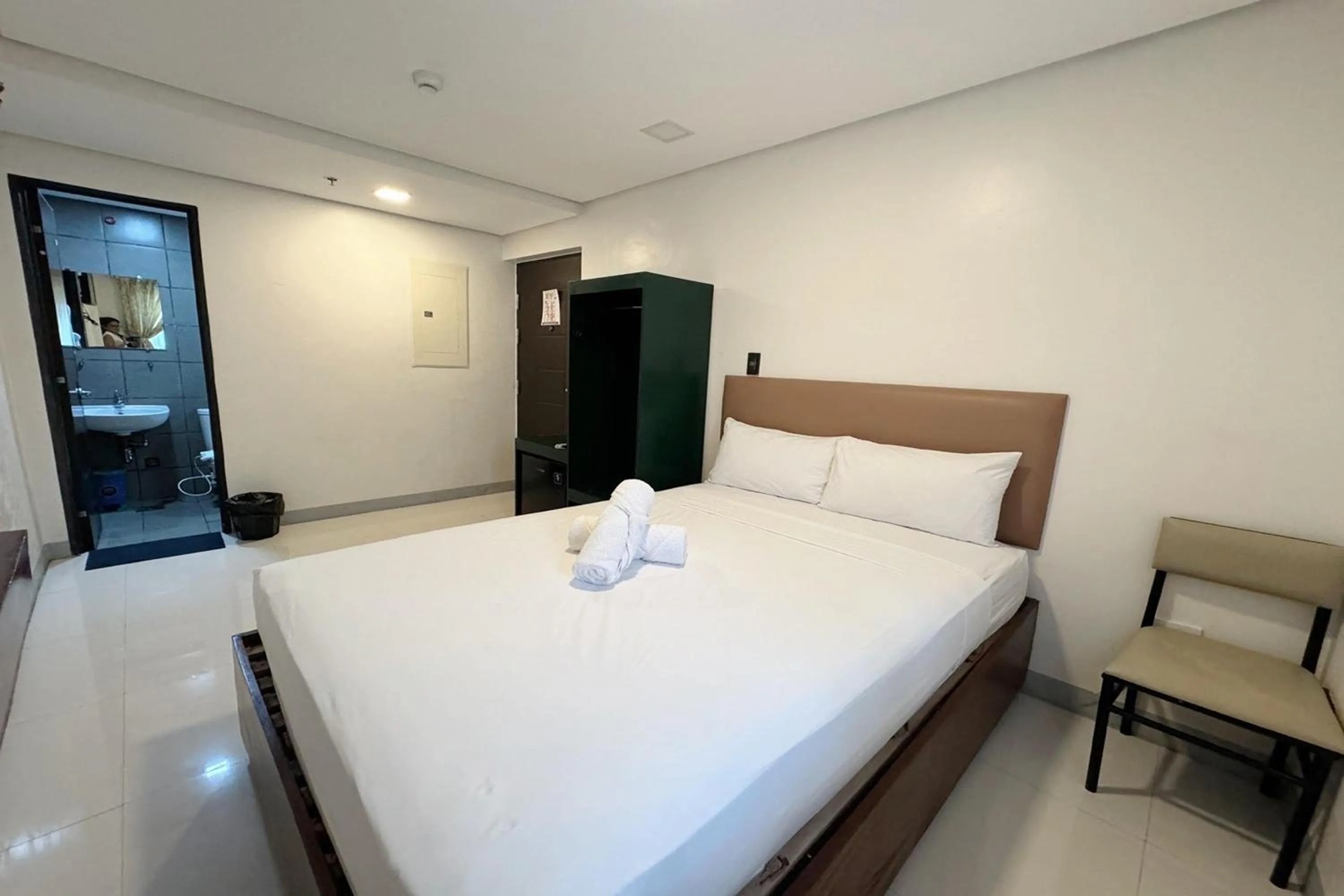 Bedroom, Bed in Belltower CSheLi Suites Bantay - Vigan