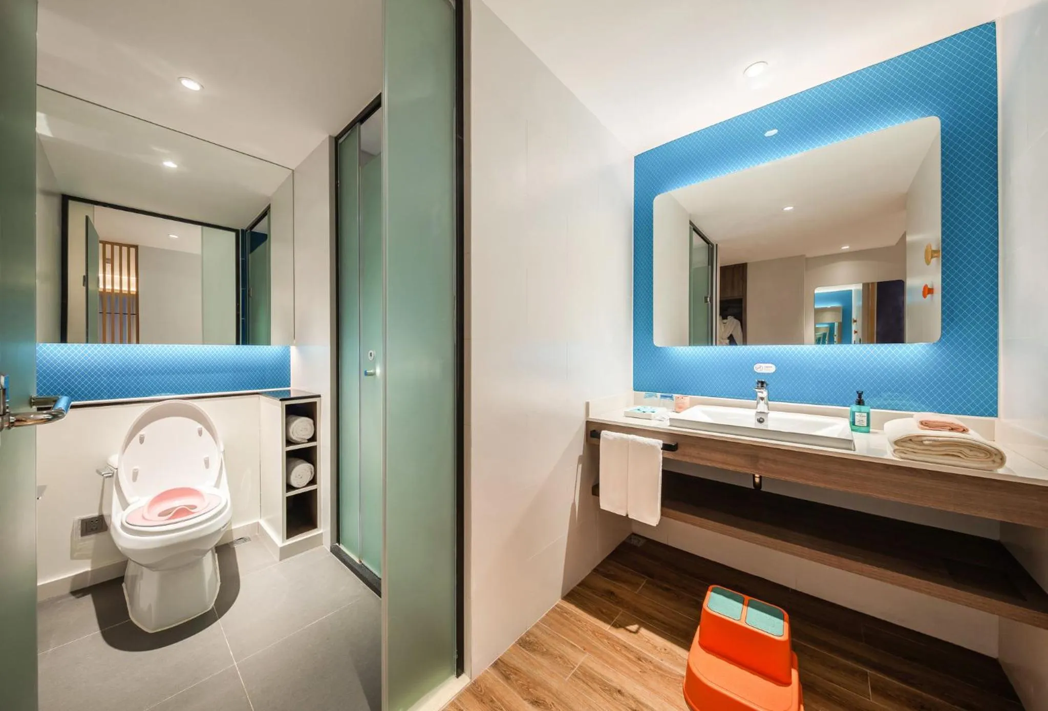 Bathroom in Holiday Inn Express Jinjiang Anhai by IHG