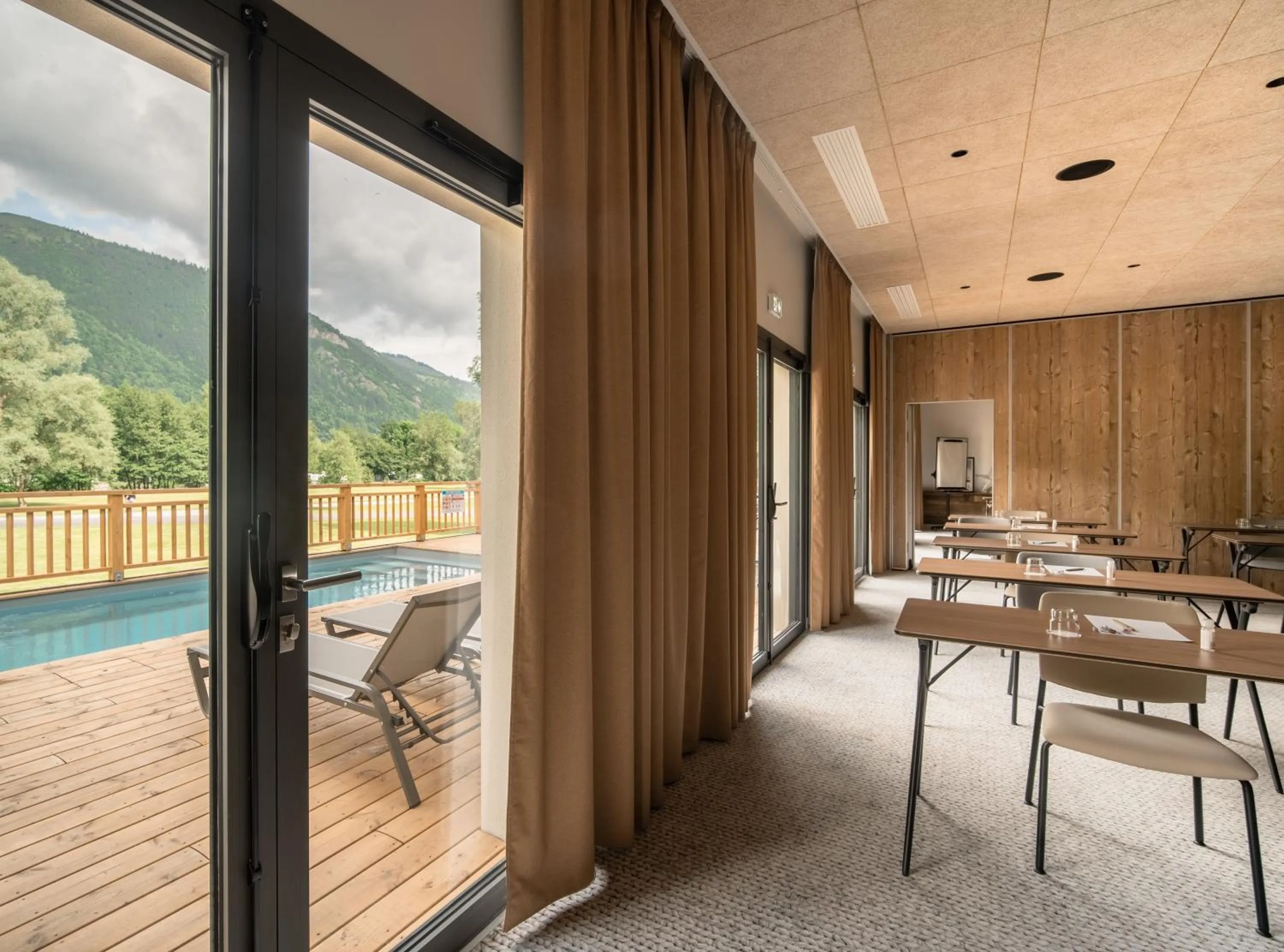 Meeting/conference room in Mercure Peyragudes Loudenvielle Pyrénées