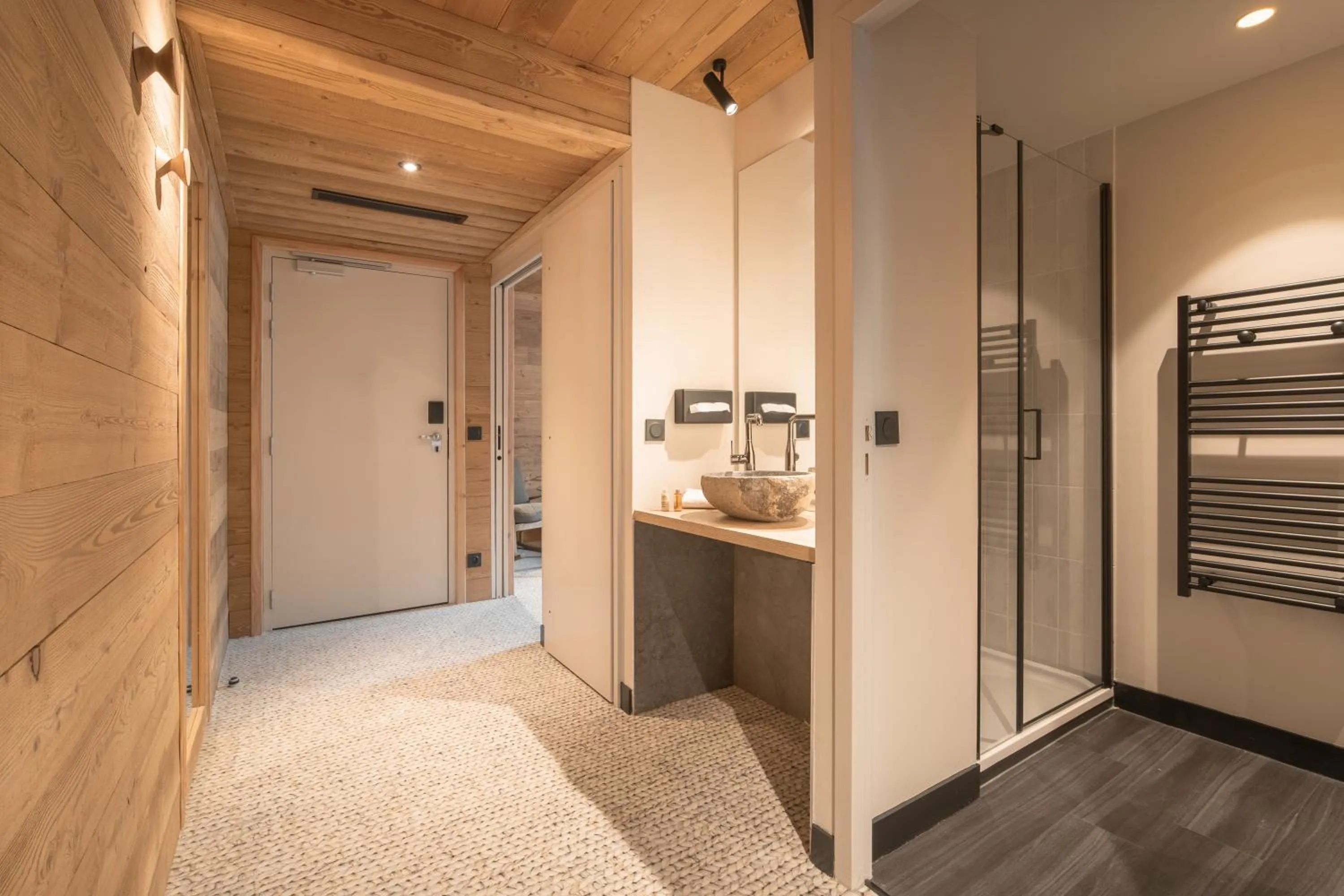 Shower in Mercure Peyragudes Loudenvielle Pyrénées