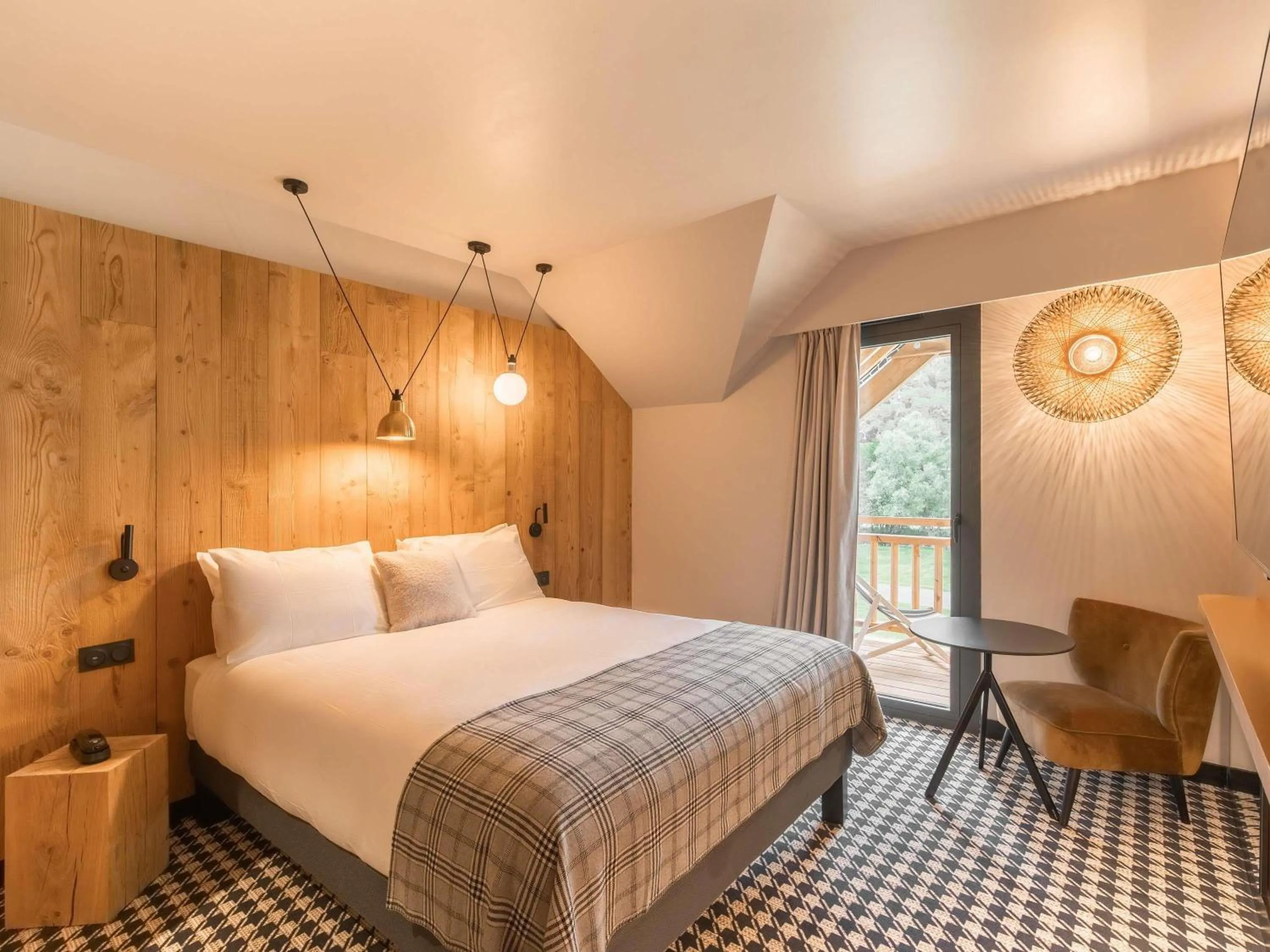 Bedroom, Bed in Mercure Peyragudes Loudenvielle Pyrénées