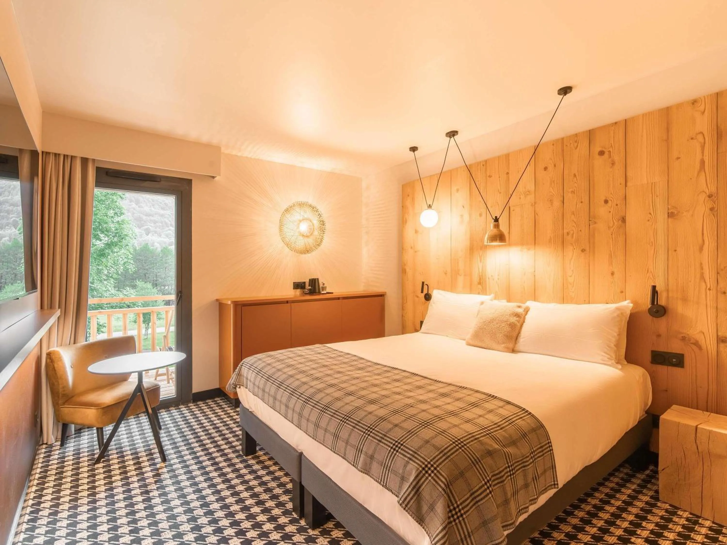 Bedroom, Bed in Mercure Peyragudes Loudenvielle Pyrénées