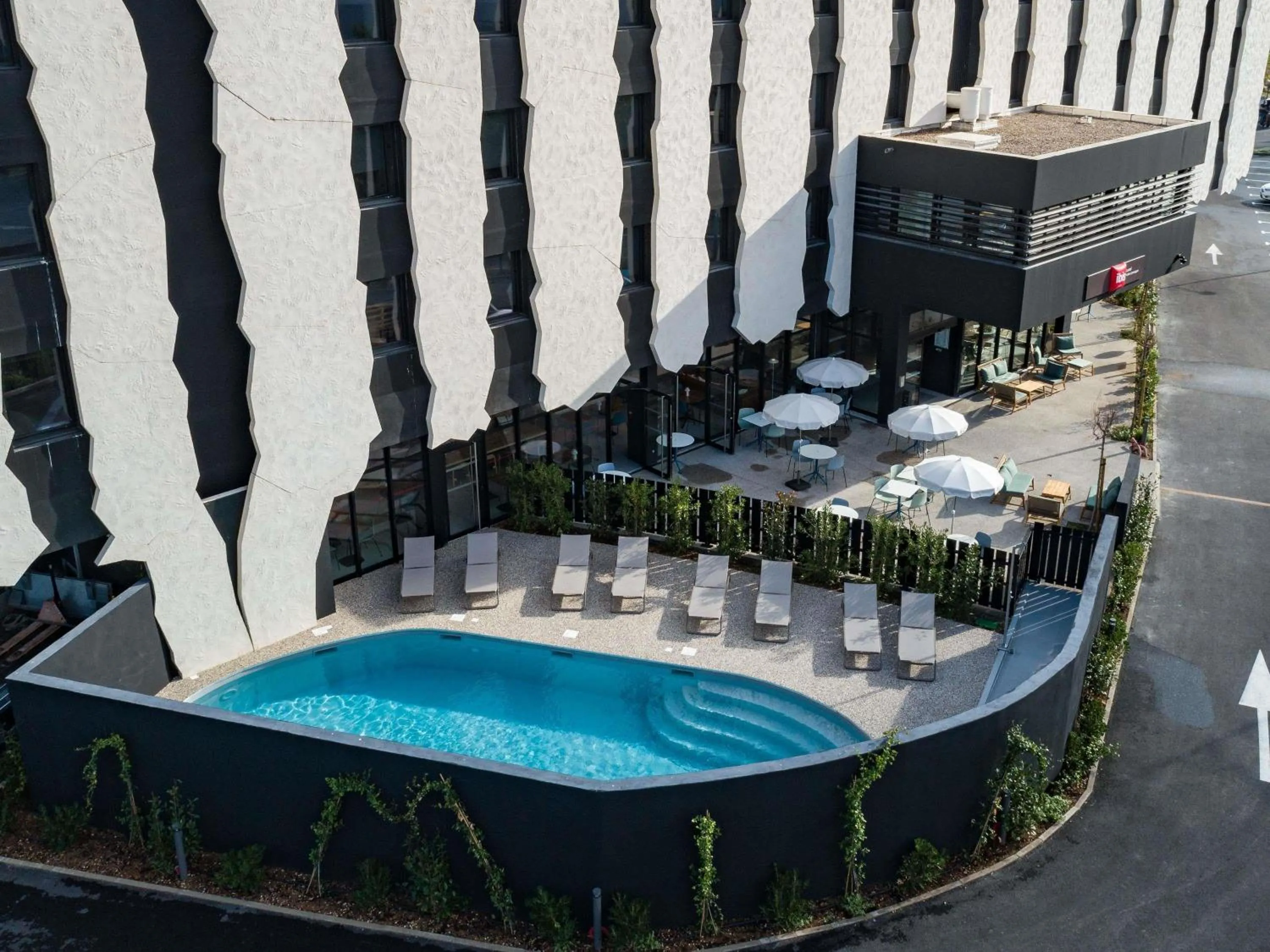 Property building in Ibis Lunel Petite Camargue