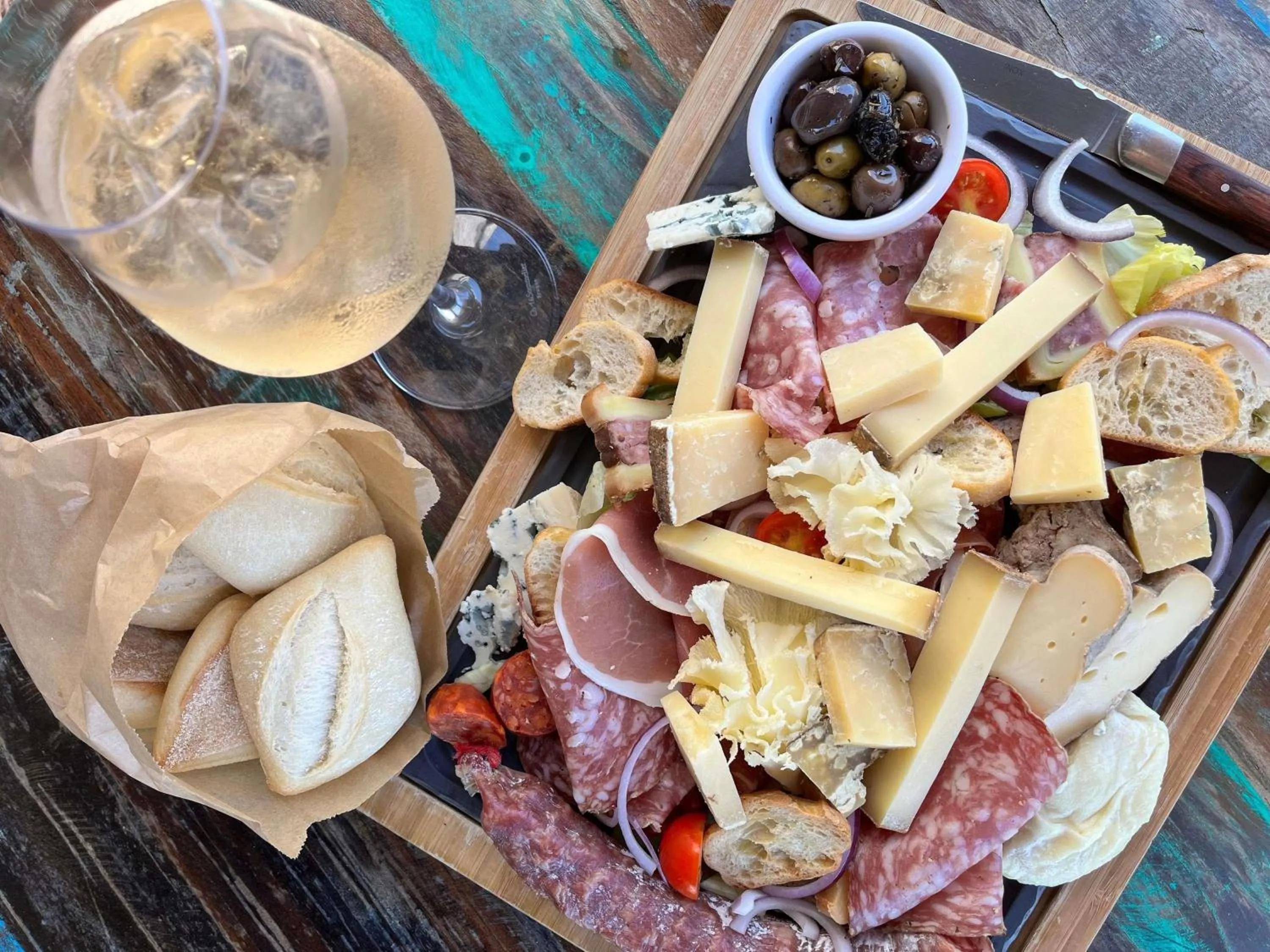 Restaurant/places to eat in Ibis Lunel Petite Camargue