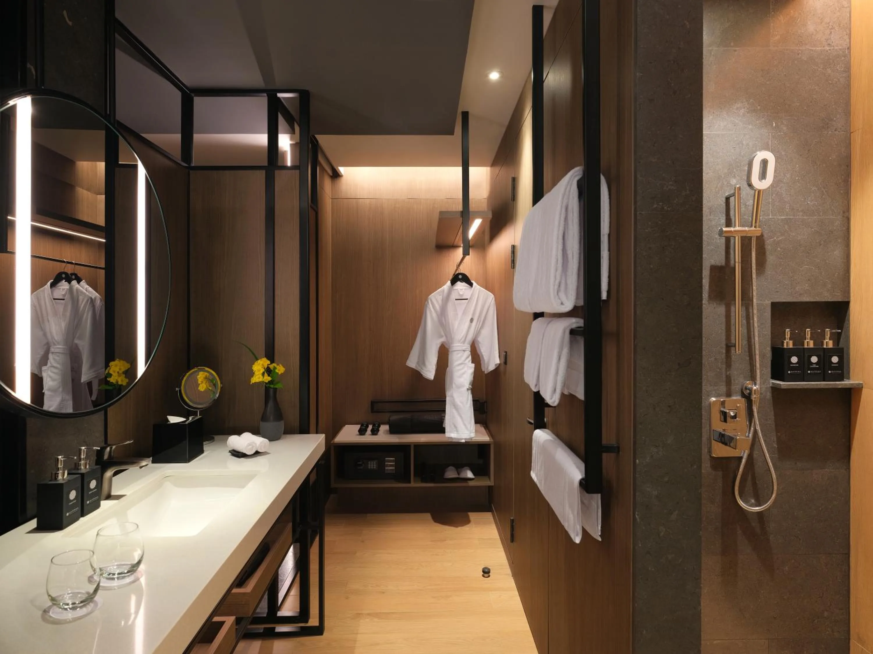 Shower in Pullman Bandung Grand Central