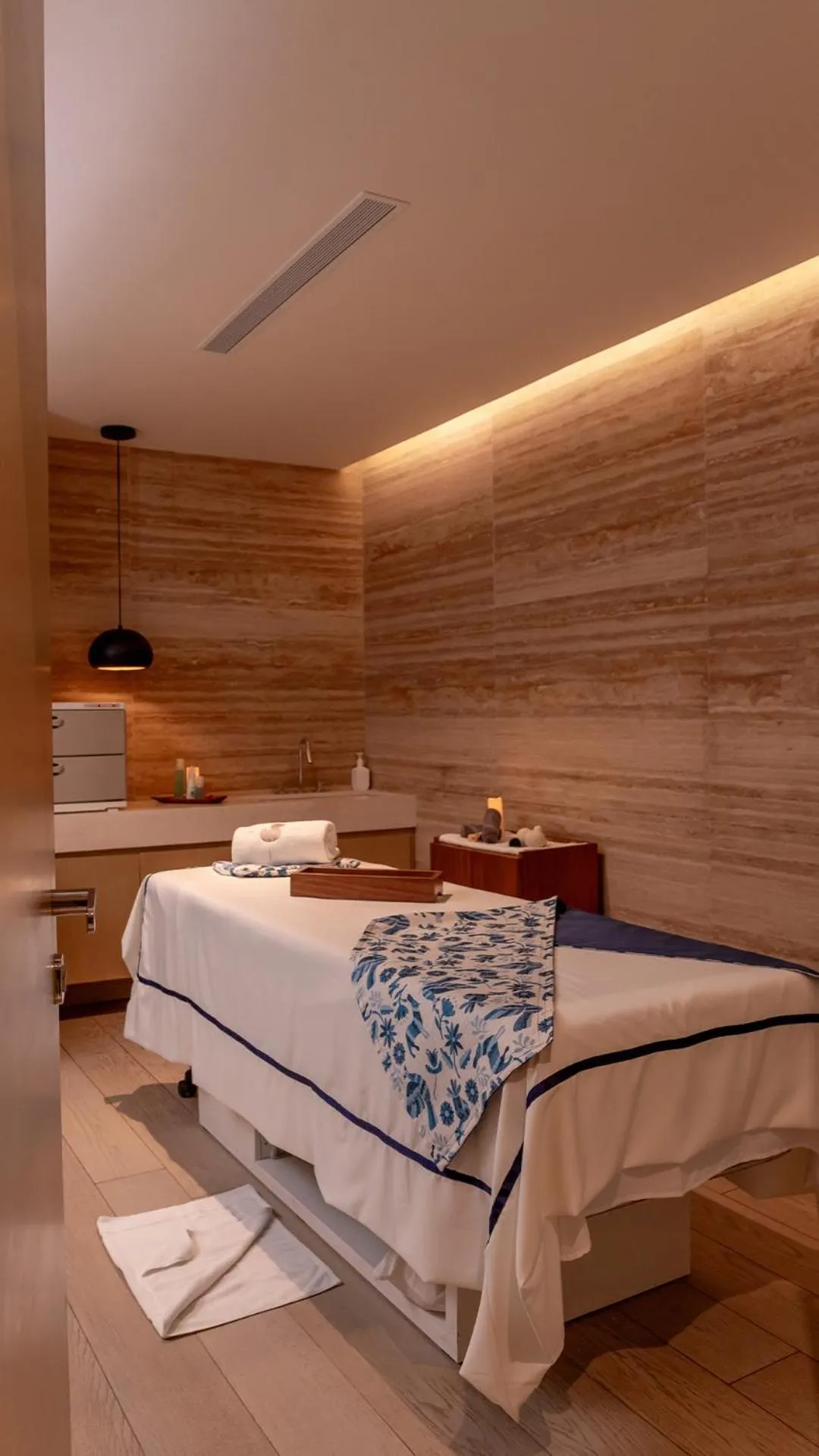 Massage, Bed in SLS Cancun