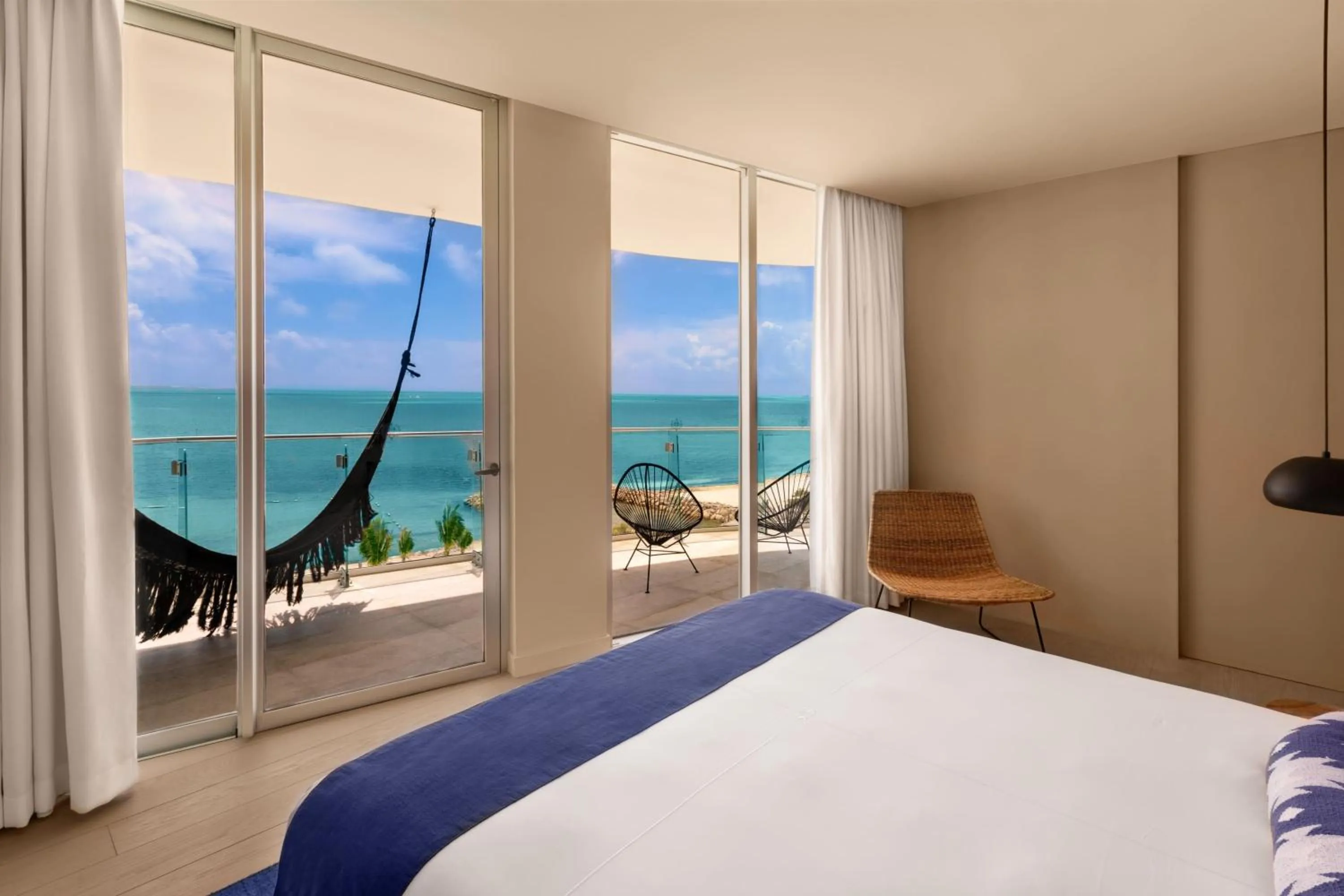 Bedroom, Bed in SLS Cancun
