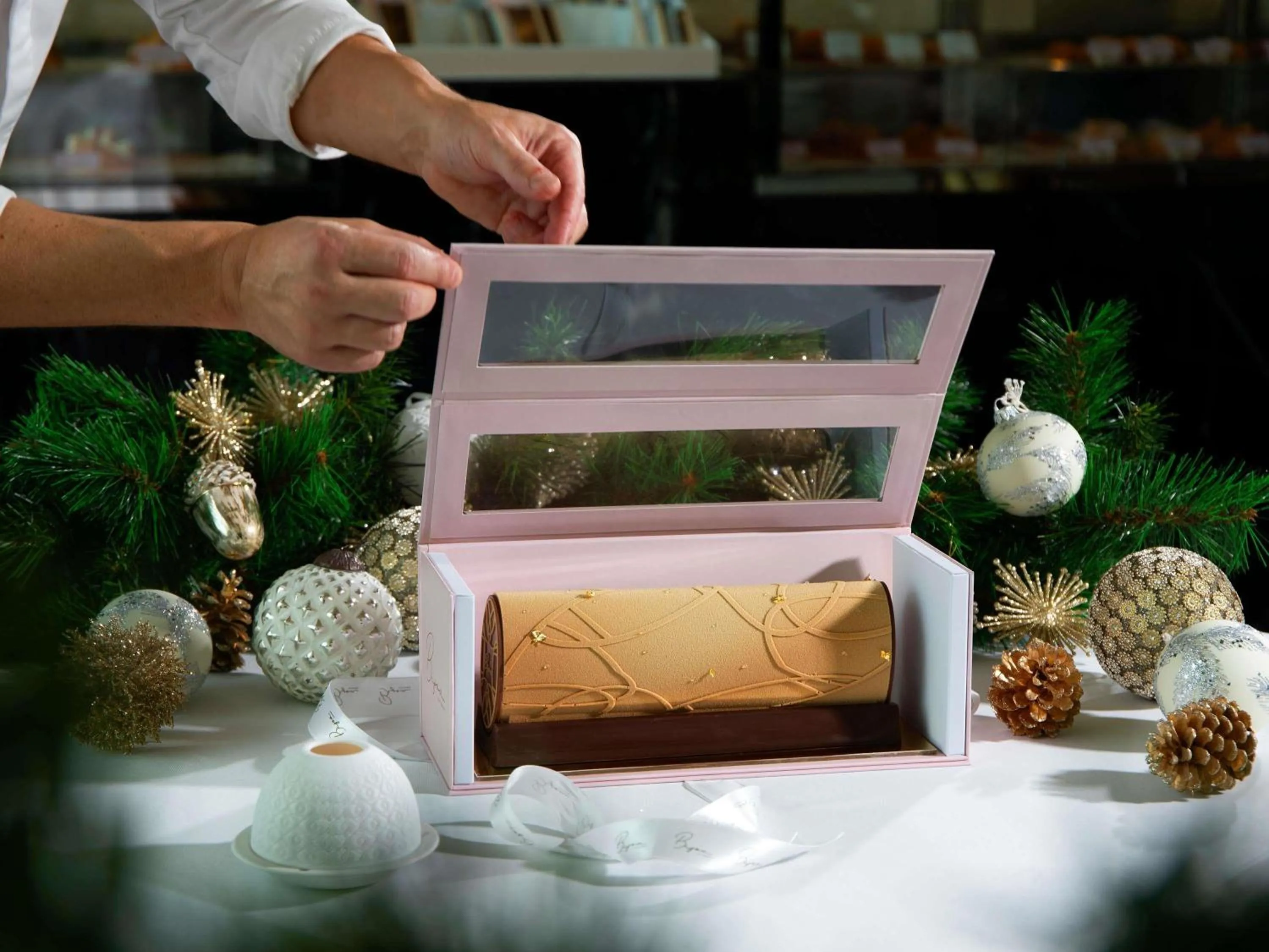 Restaurant/places to eat in Sofitel Dubai The Obelisk