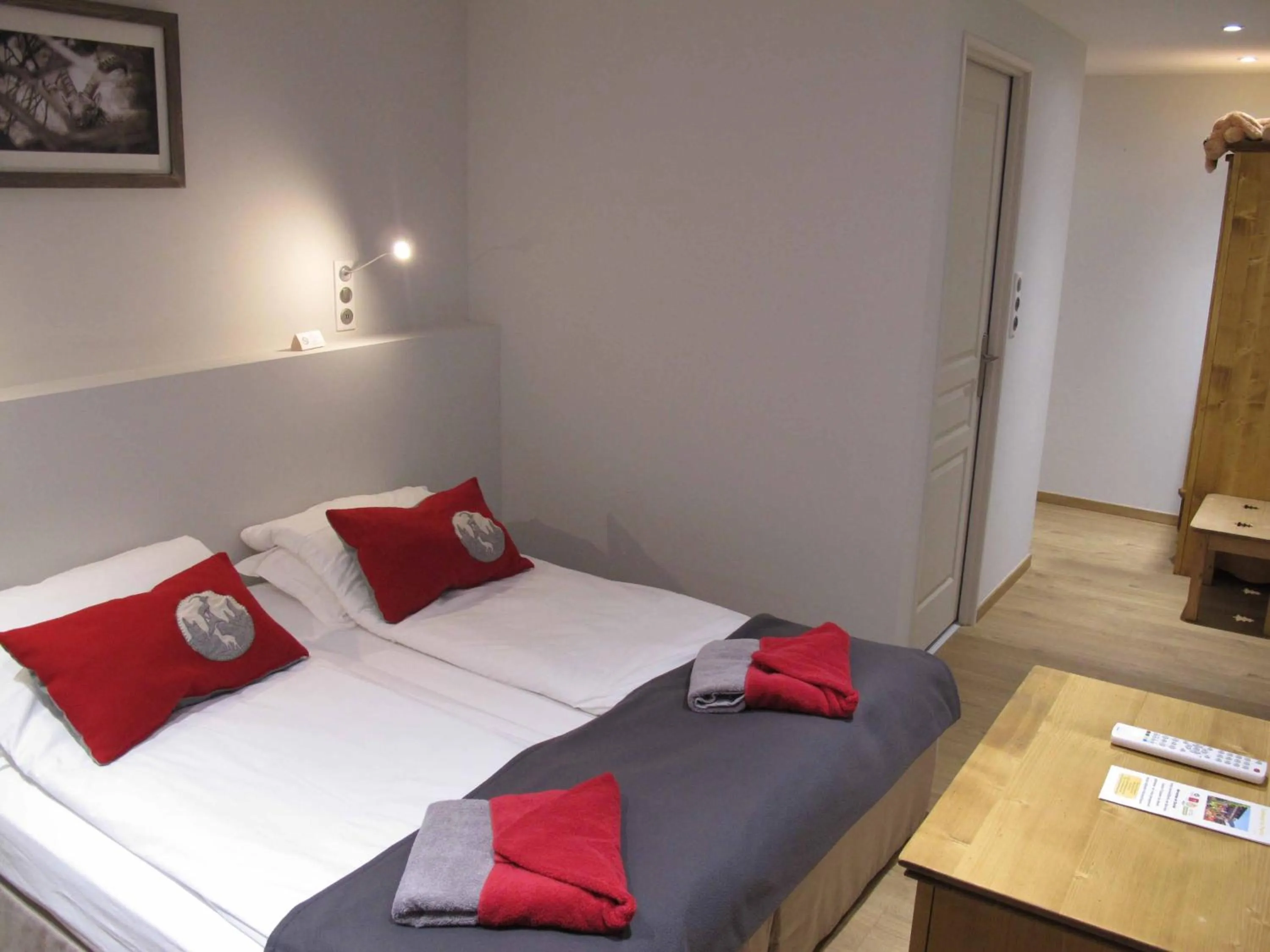 Photo of the whole room, Bed in Hotel la Turra