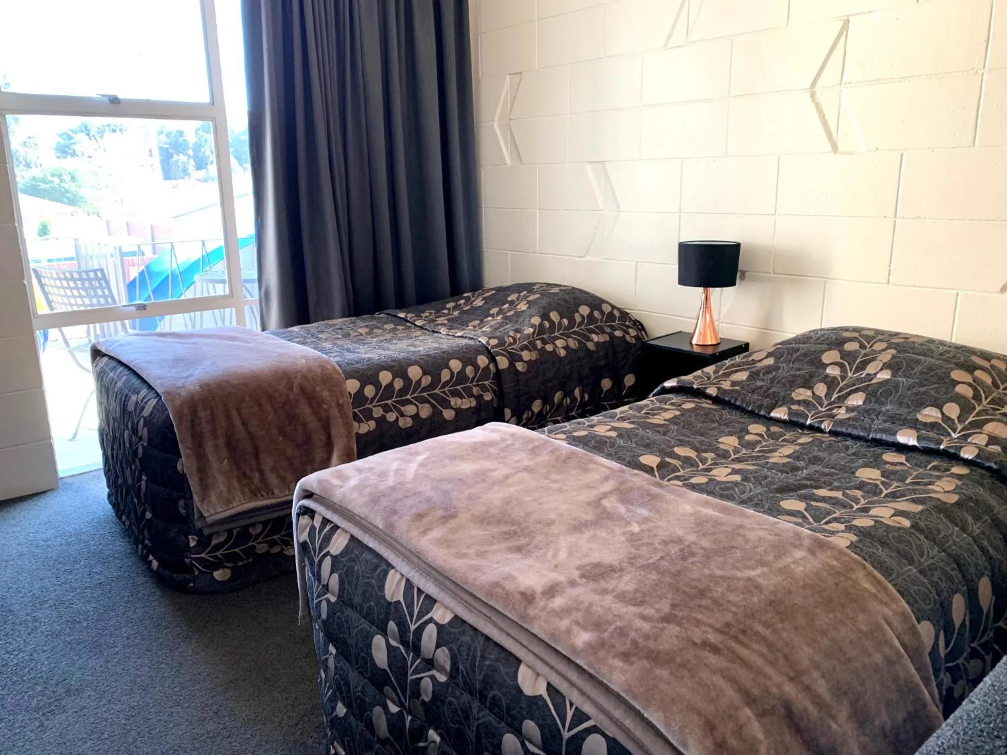Bed in Temuka Motel