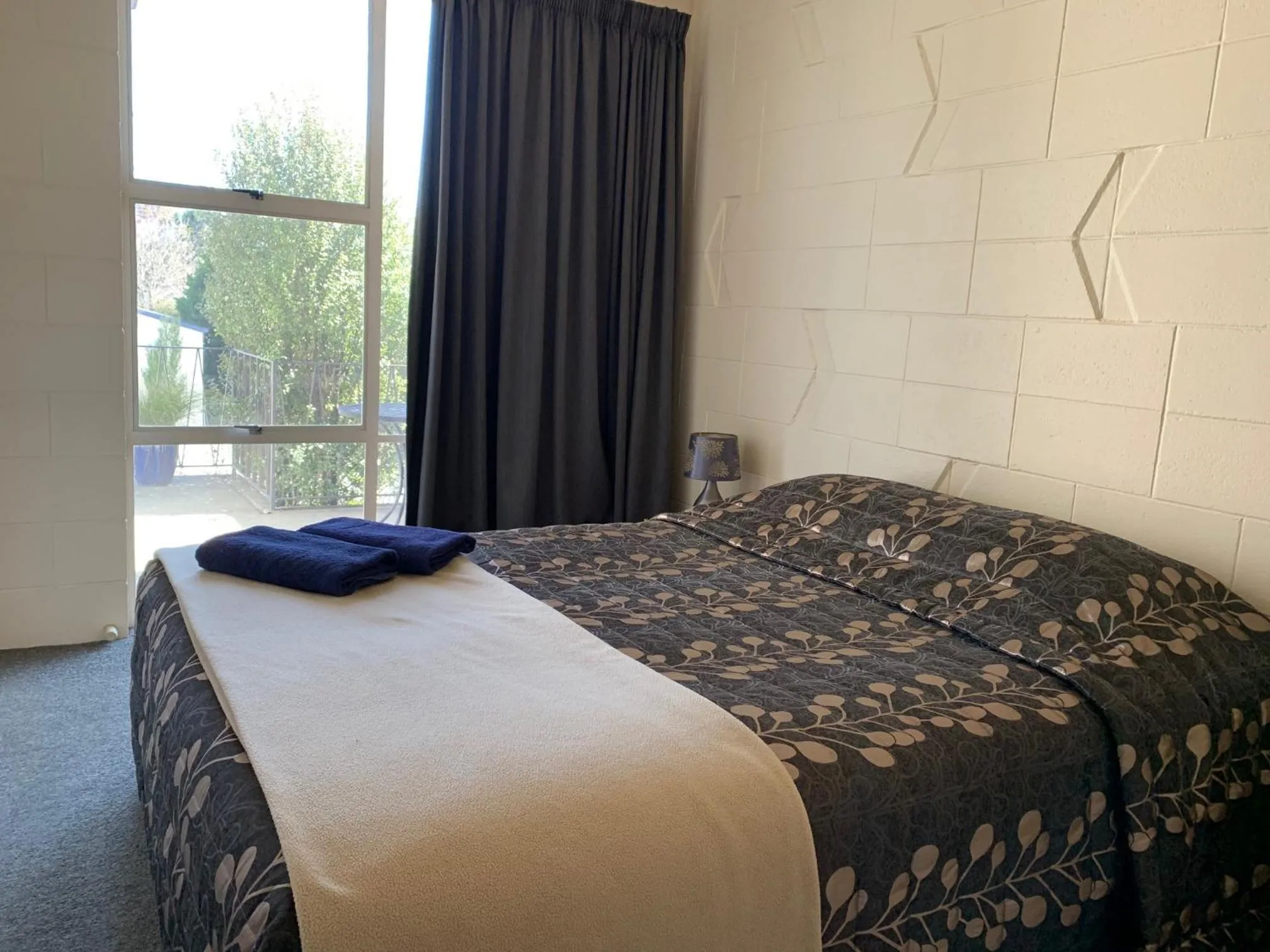 Bed in Temuka Motel