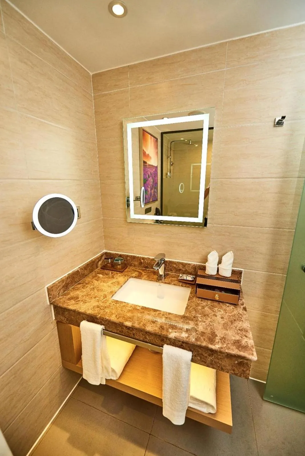 Lavande Hotel Haining Leather City Yintai Branch